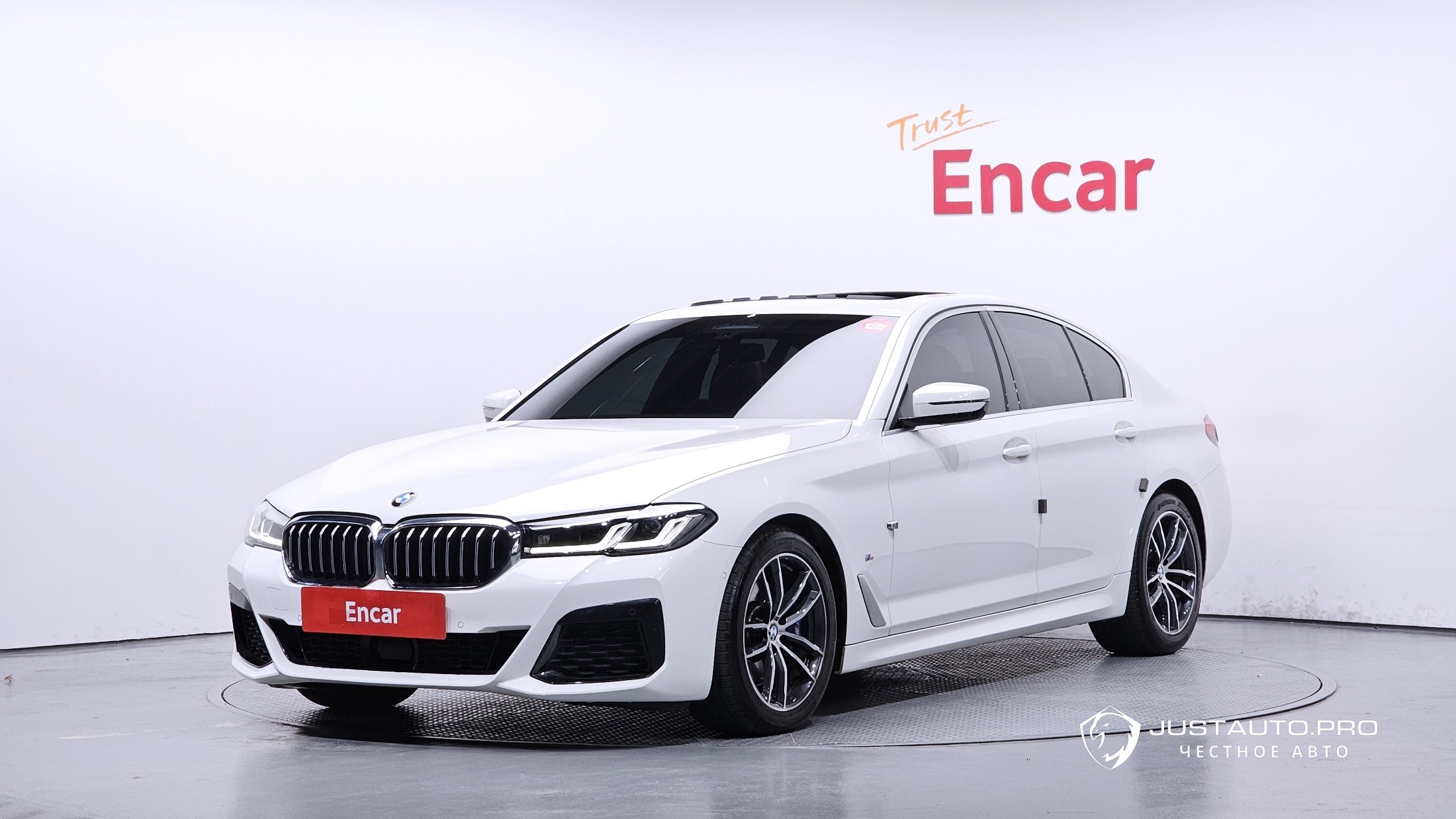 Автомобиль BMW 5-Series