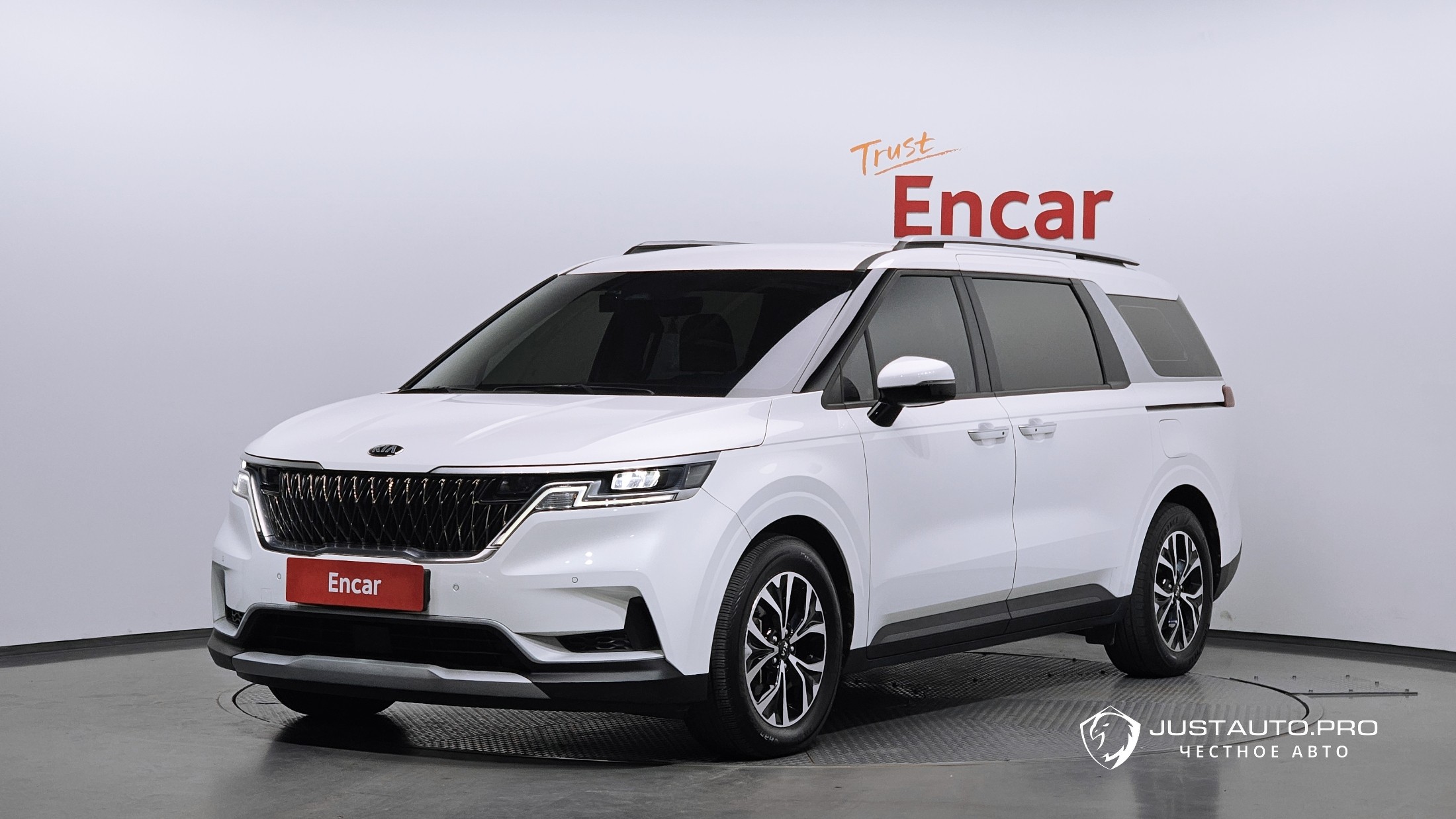 Автомобиль Kia Canival