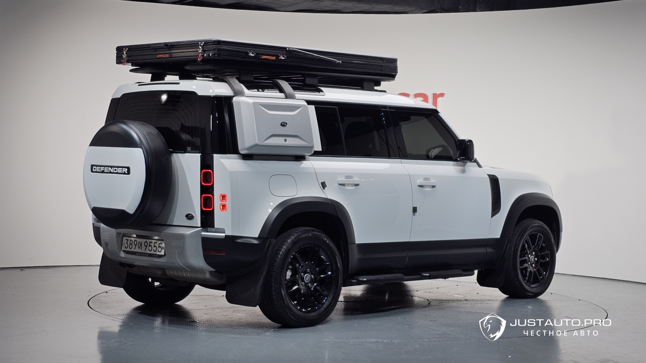 Автомобиль Land Rover Defender