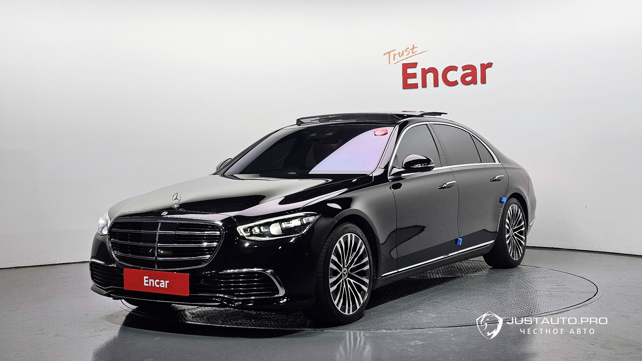 Автомобиль Mercedes-Benz S-Class