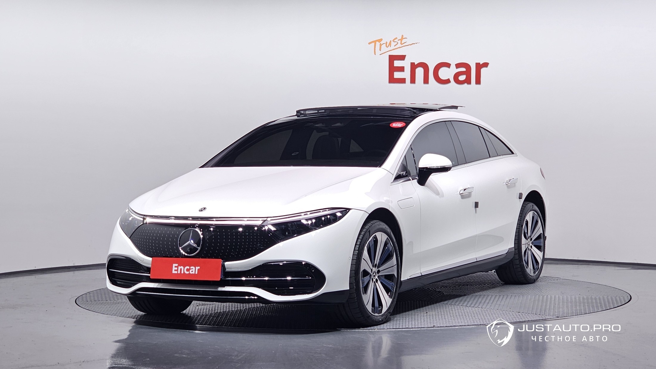 Автомобиль Mercedes-Benz EQS