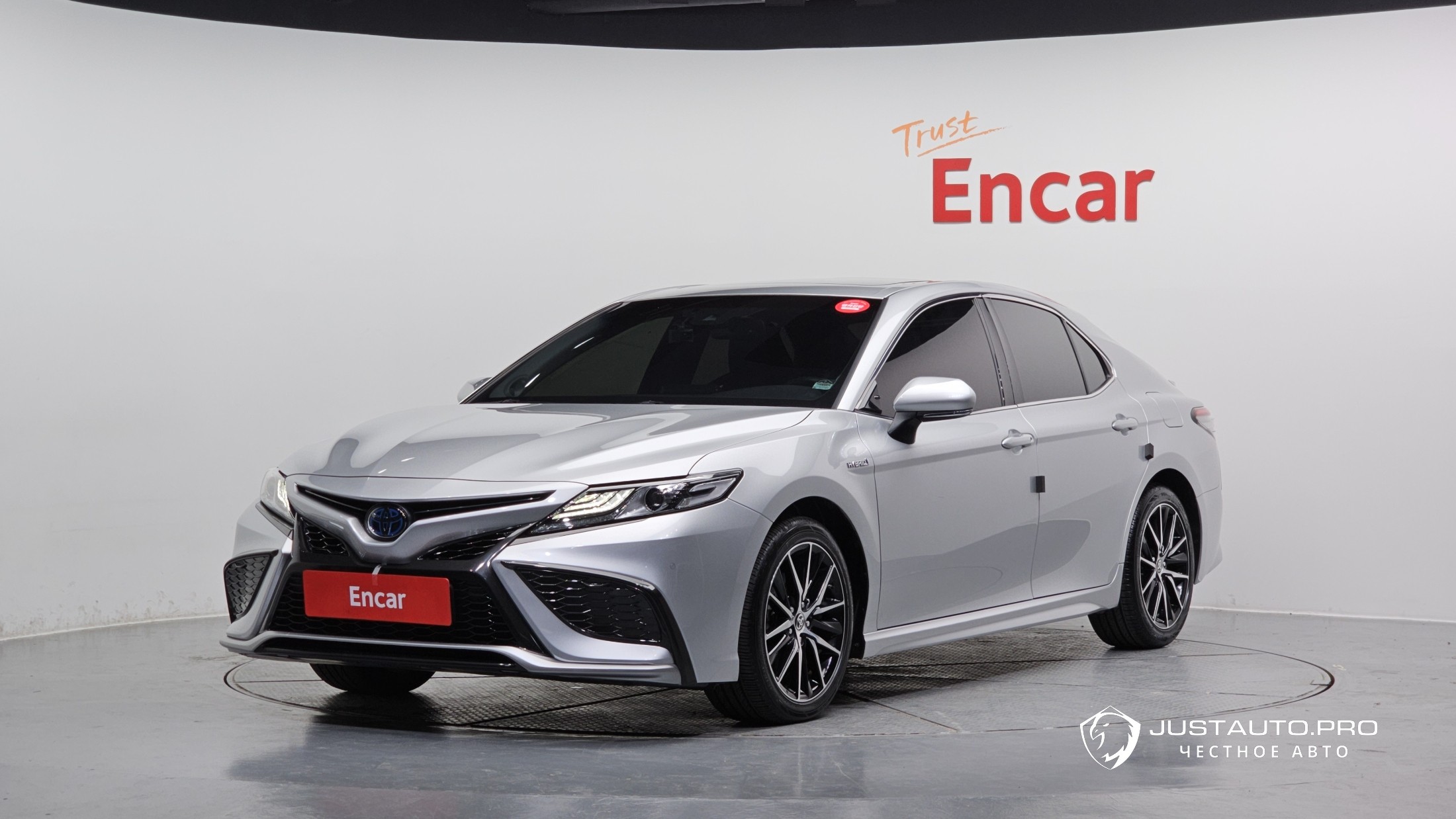 Автомобиль Toyota Camry