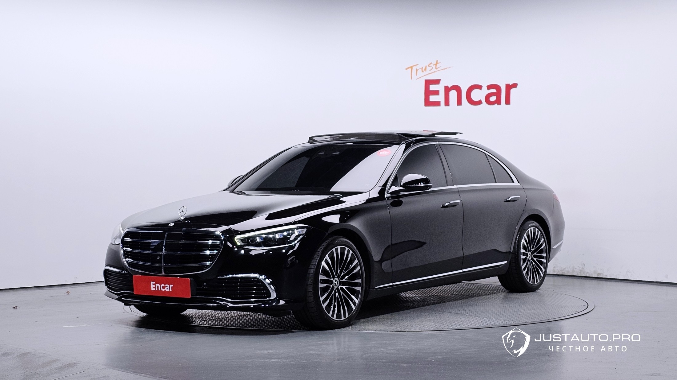 Автомобиль Mercedes-Benz S-Class