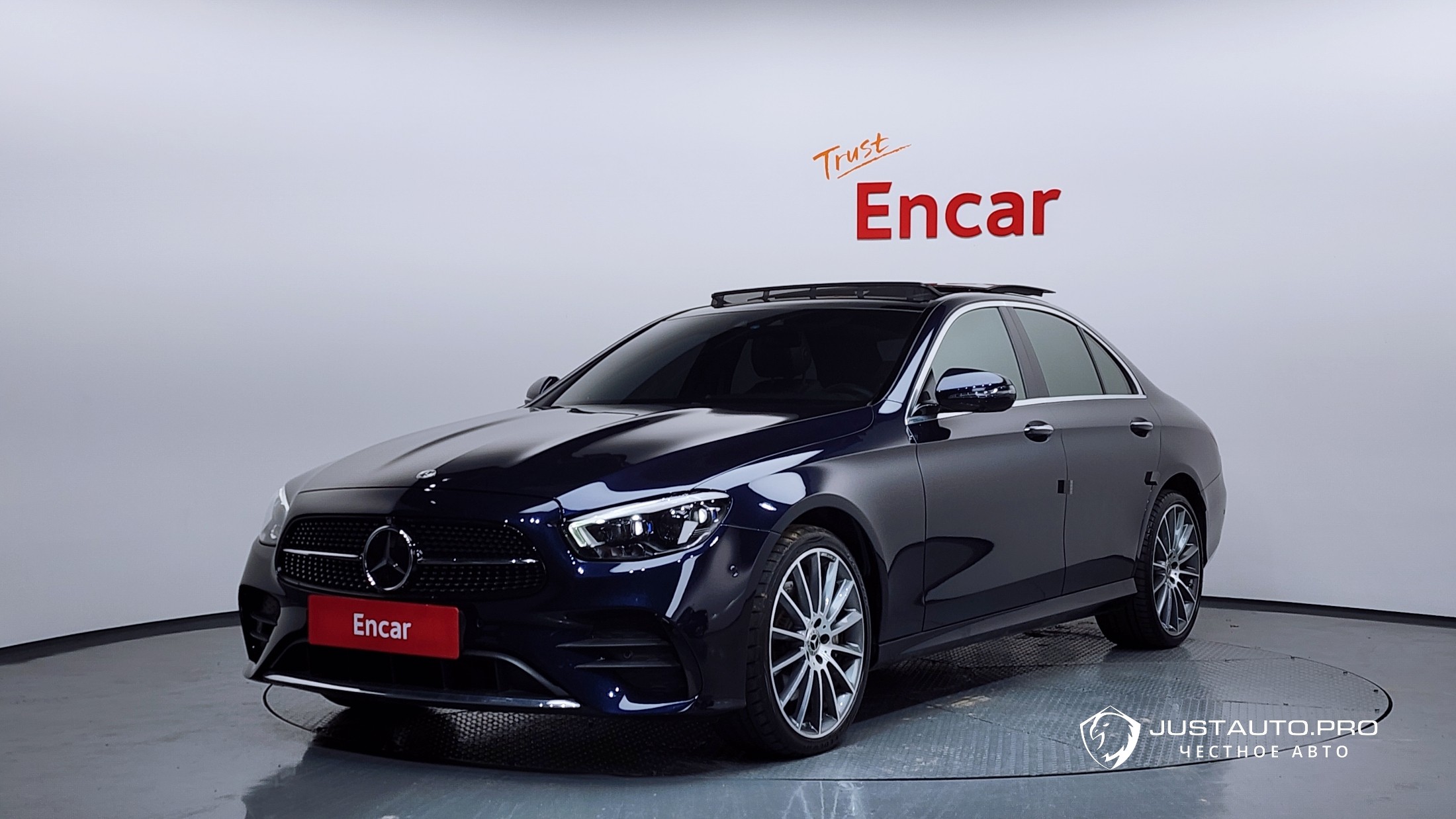 Автомобиль Mercedes-Benz E-Class