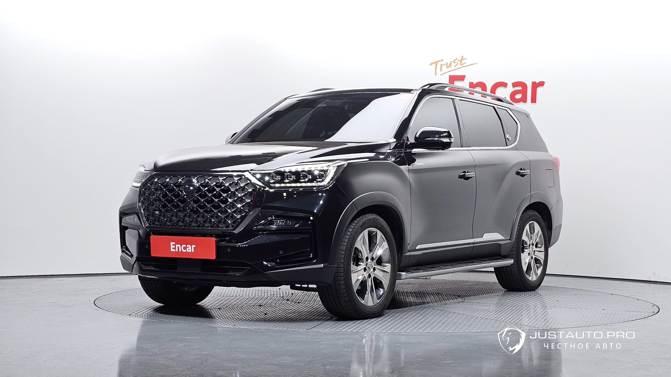 Автомобиль KG_Mobility_Ssangyong Rexton