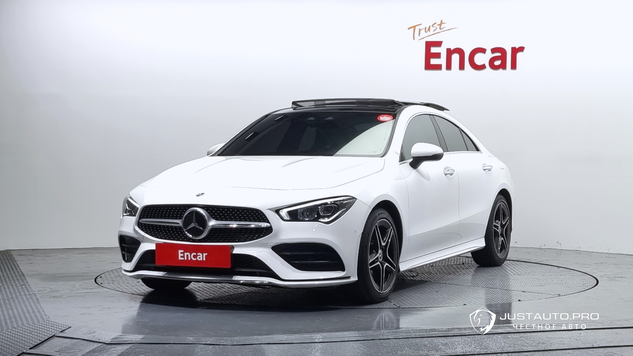 Автомобиль Mercedes-Benz CLA-Class