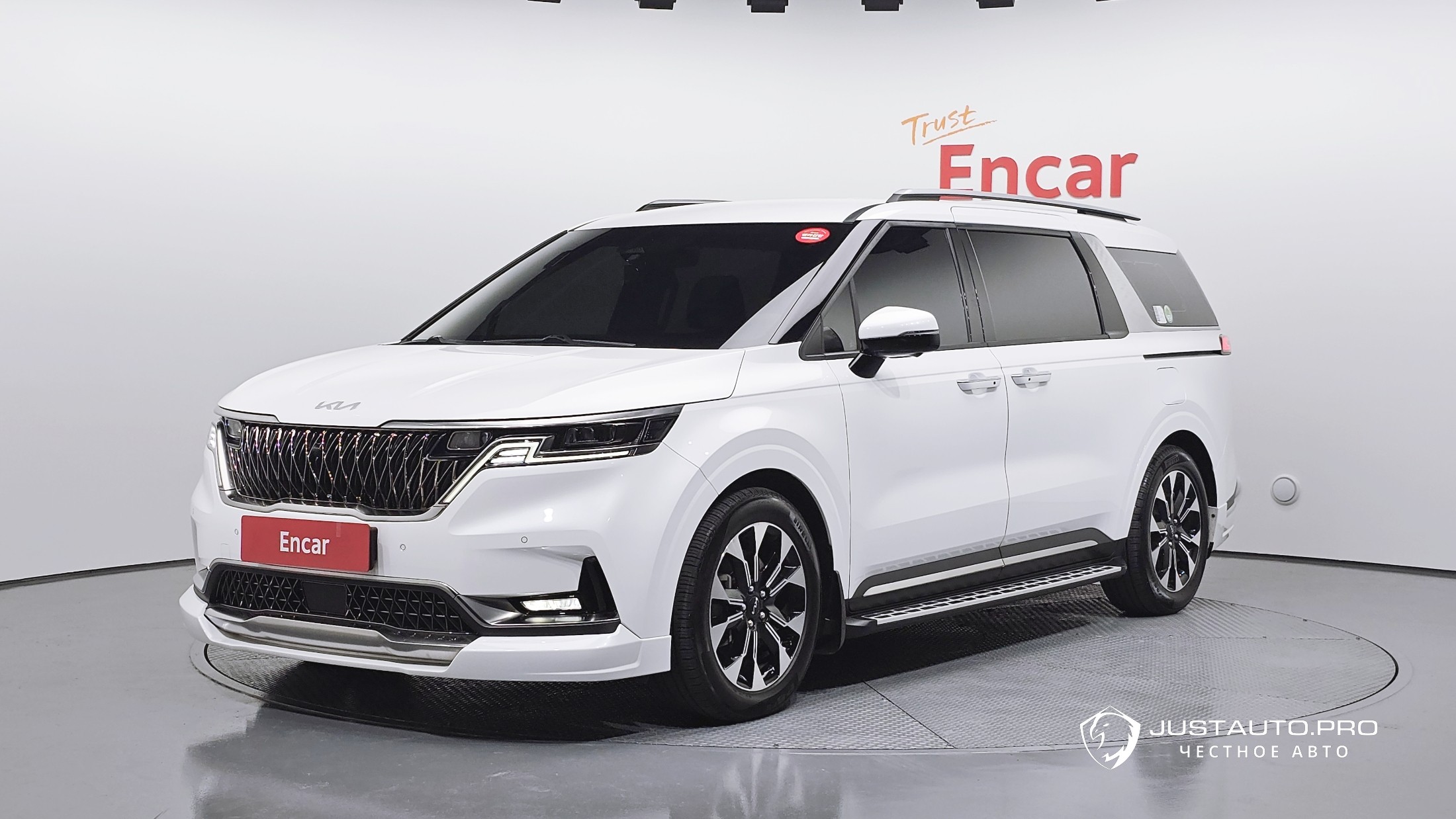 Автомобиль Kia Canival