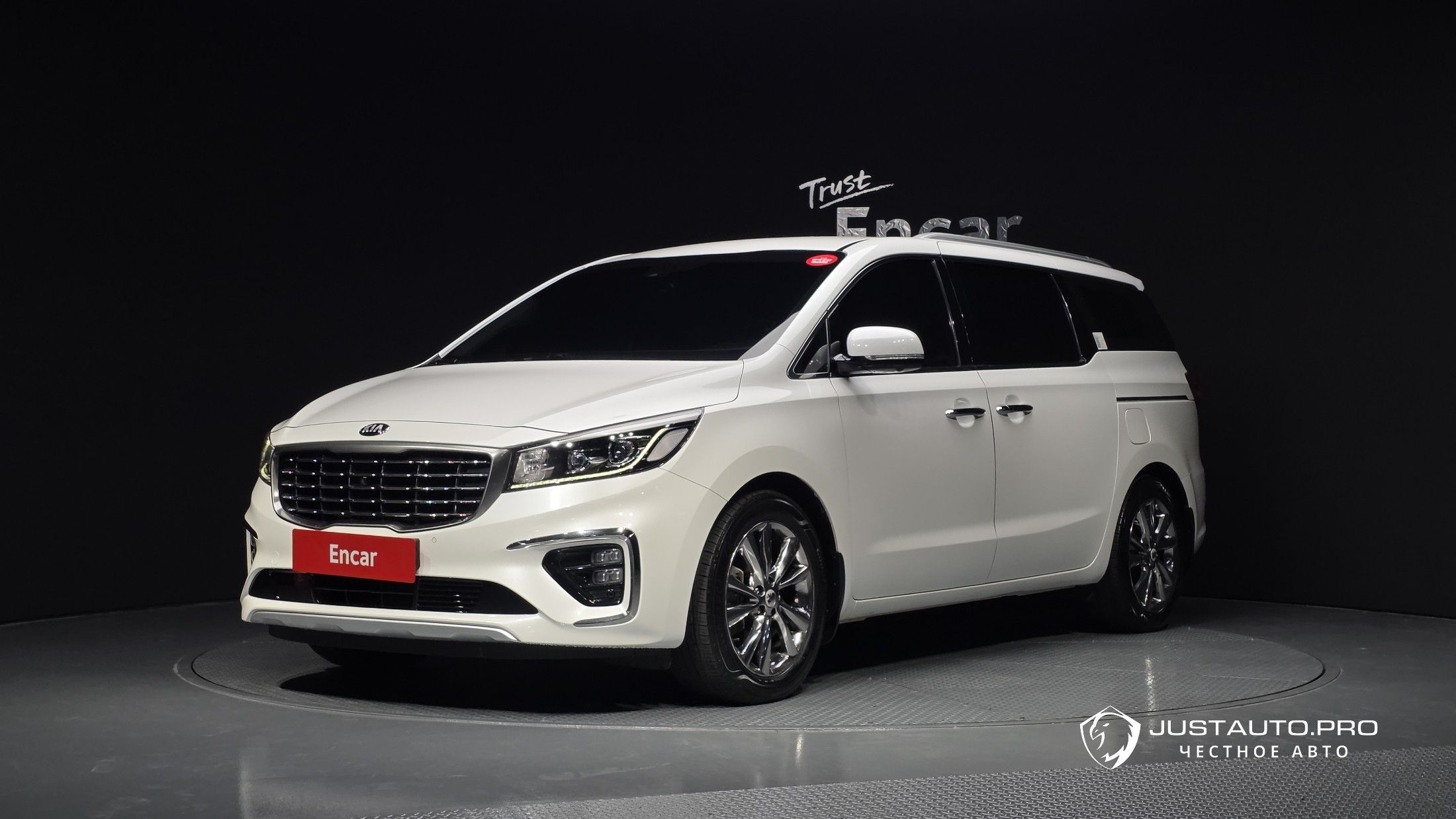 Автомобиль Kia Canival