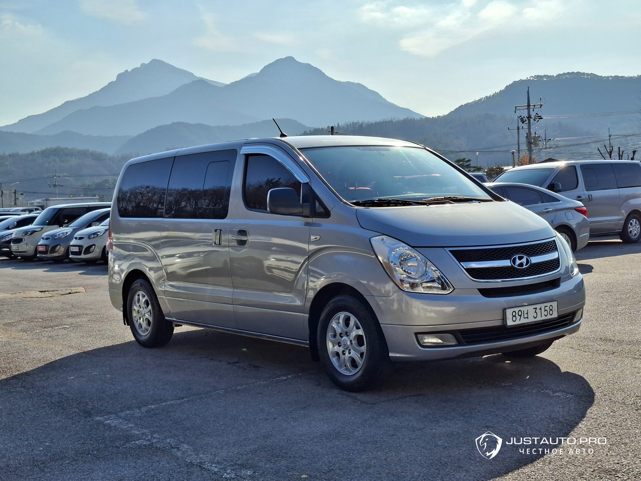 Автомобиль Hyundai Starex