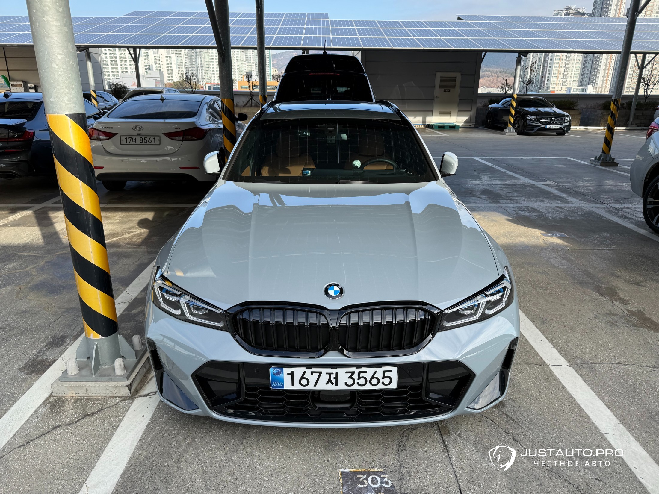 Автомобиль BMW 3-Series