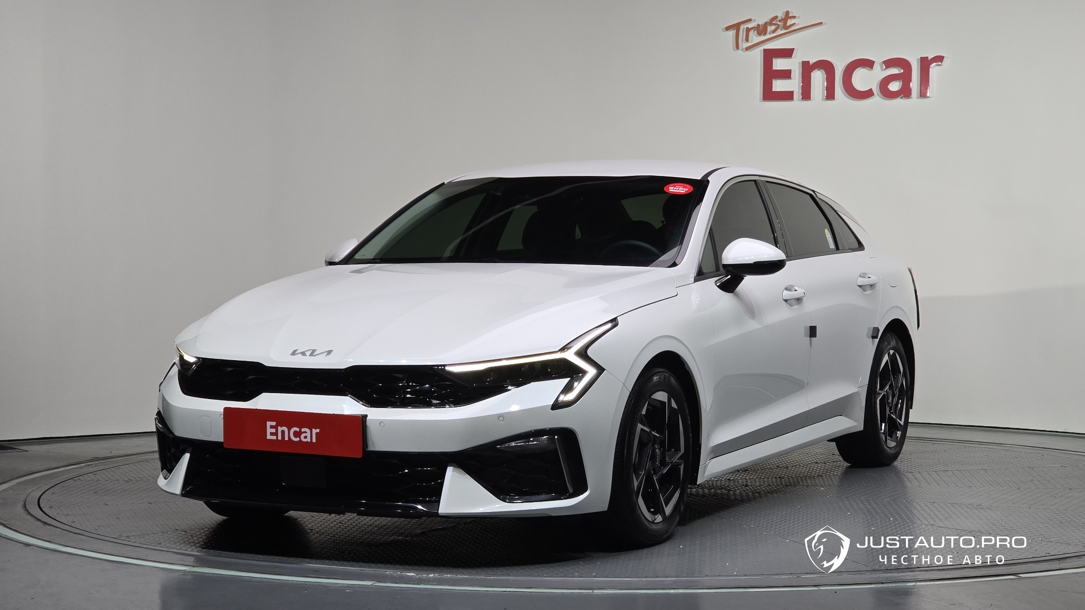 Автомобиль Kia K5