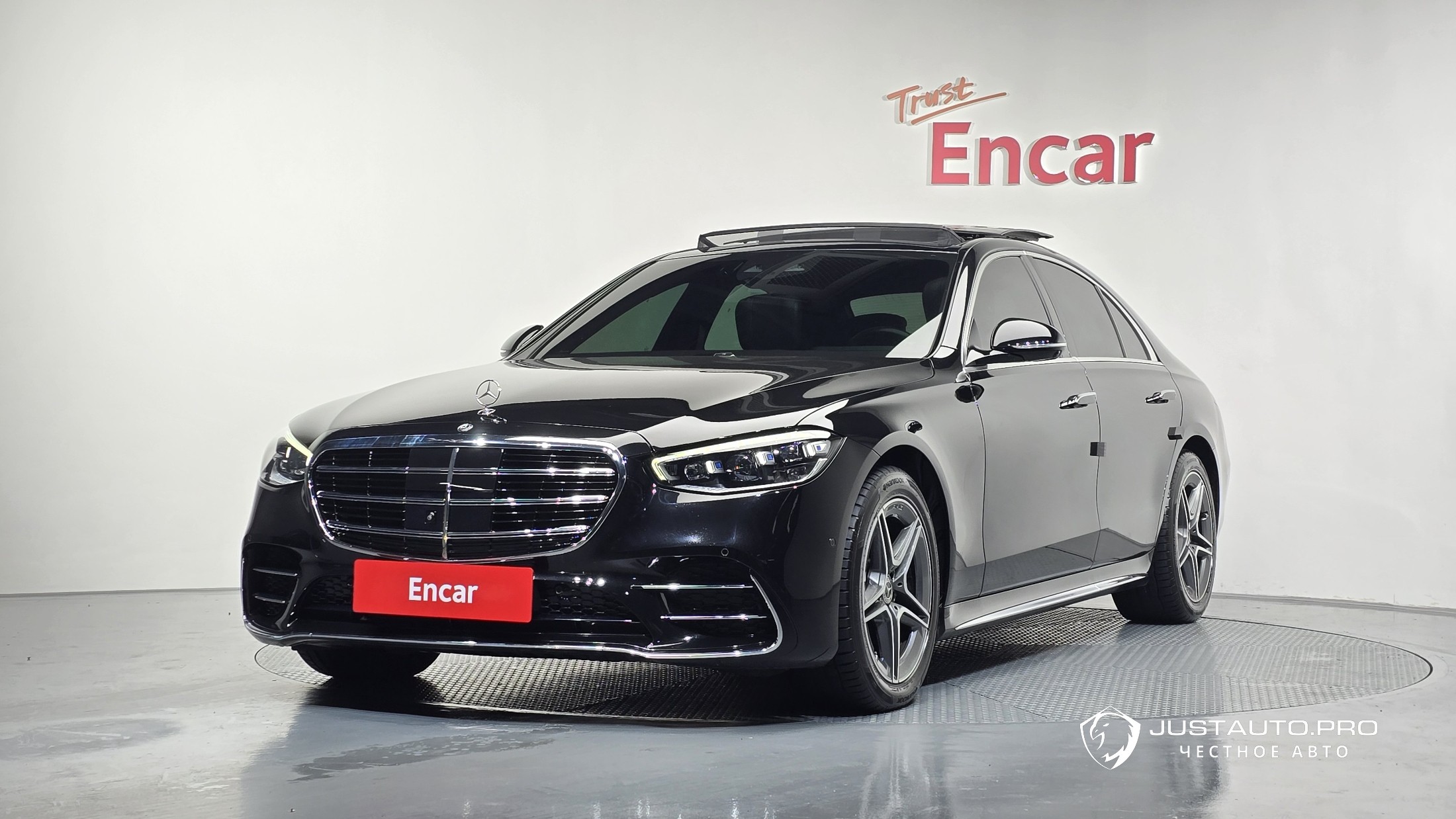 Автомобиль Mercedes-Benz S-Class