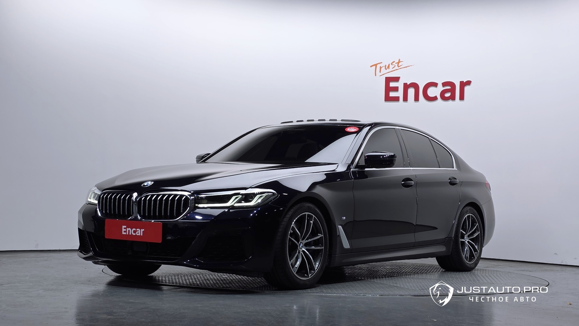 Автомобиль BMW 5-Series