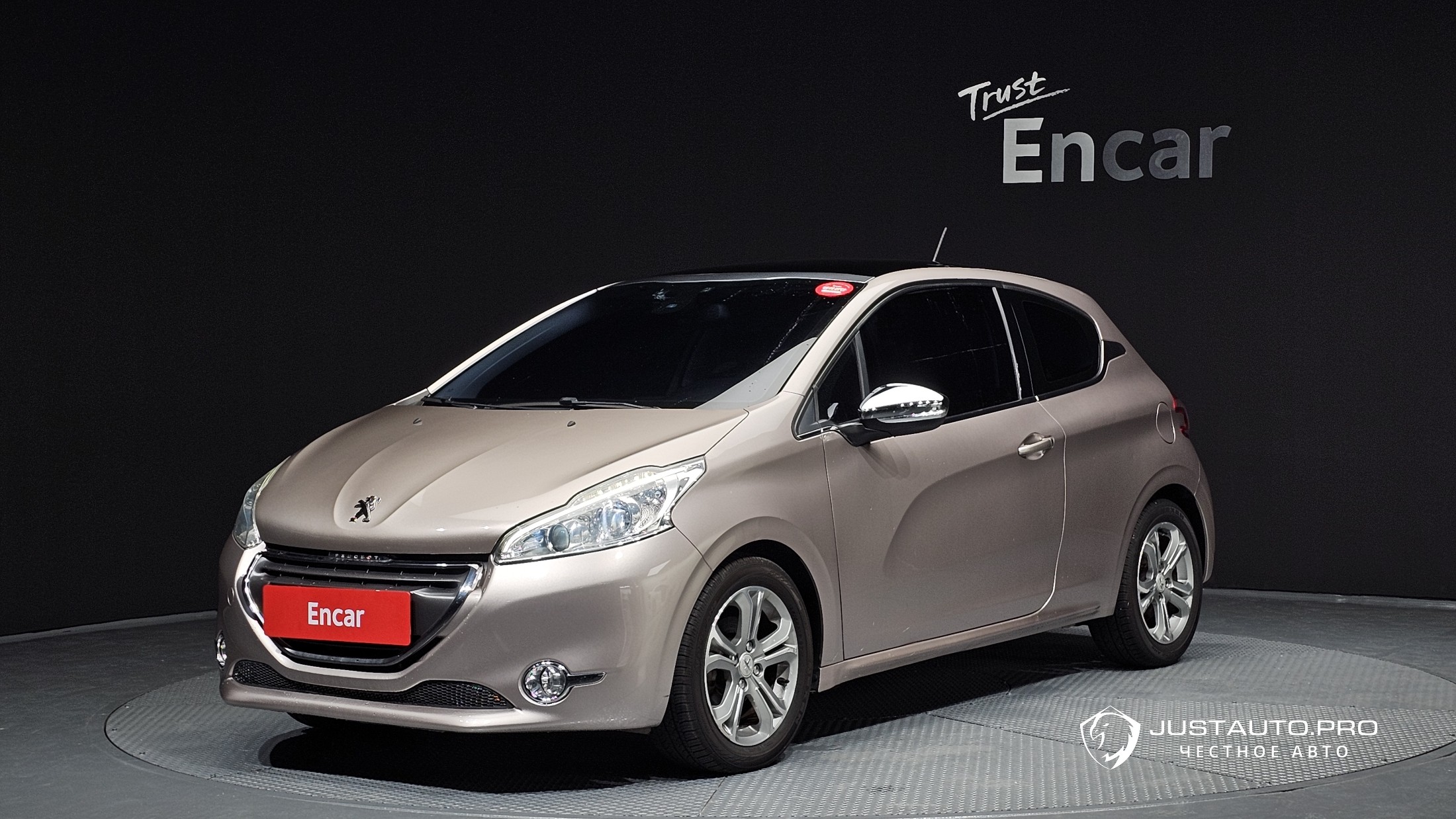 Автомобиль Peugeot 208