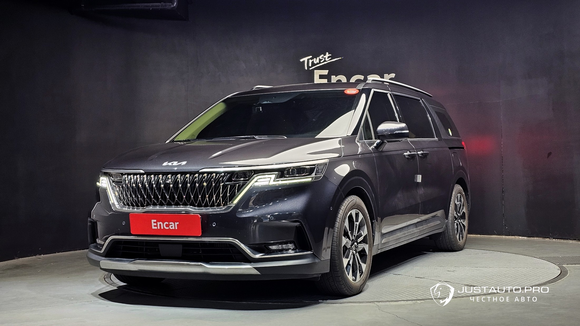 Автомобиль Kia Canival