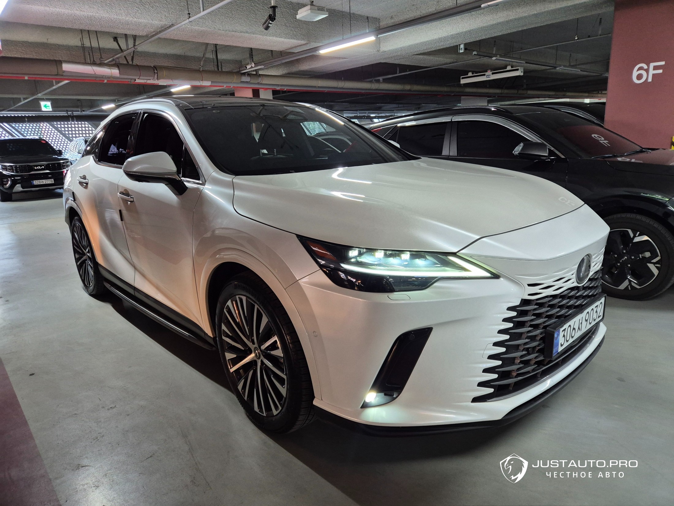 Автомобиль Lexus RX