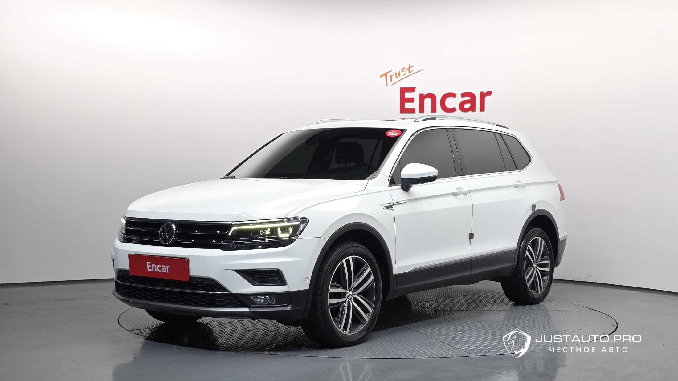 Автомобиль Volkswagen Tiguan