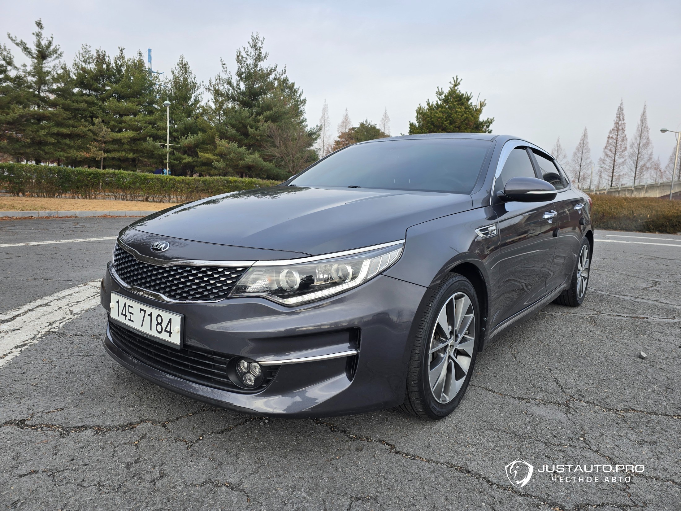 Автомобиль Kia K5