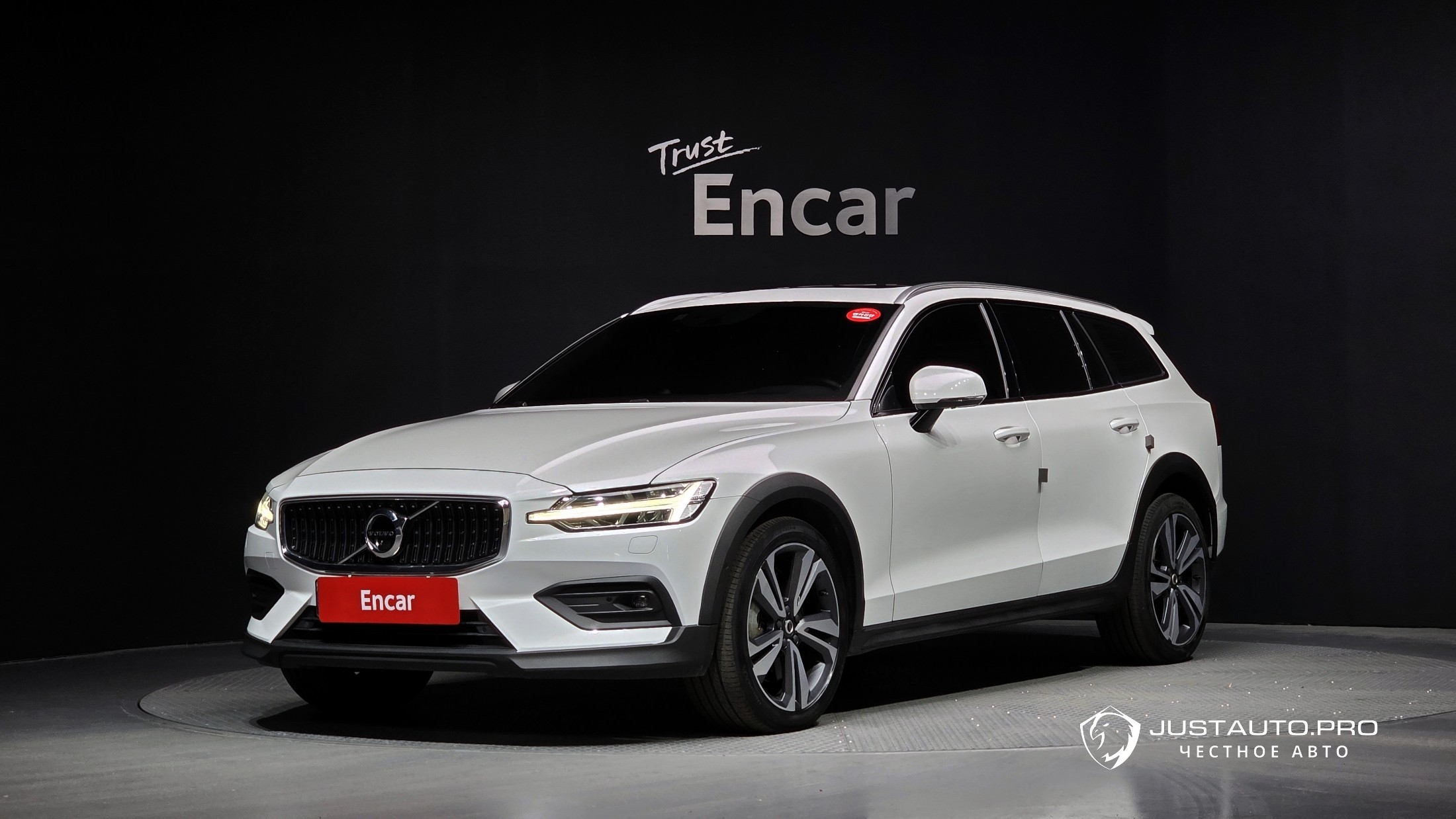 Автомобиль Volvo V60