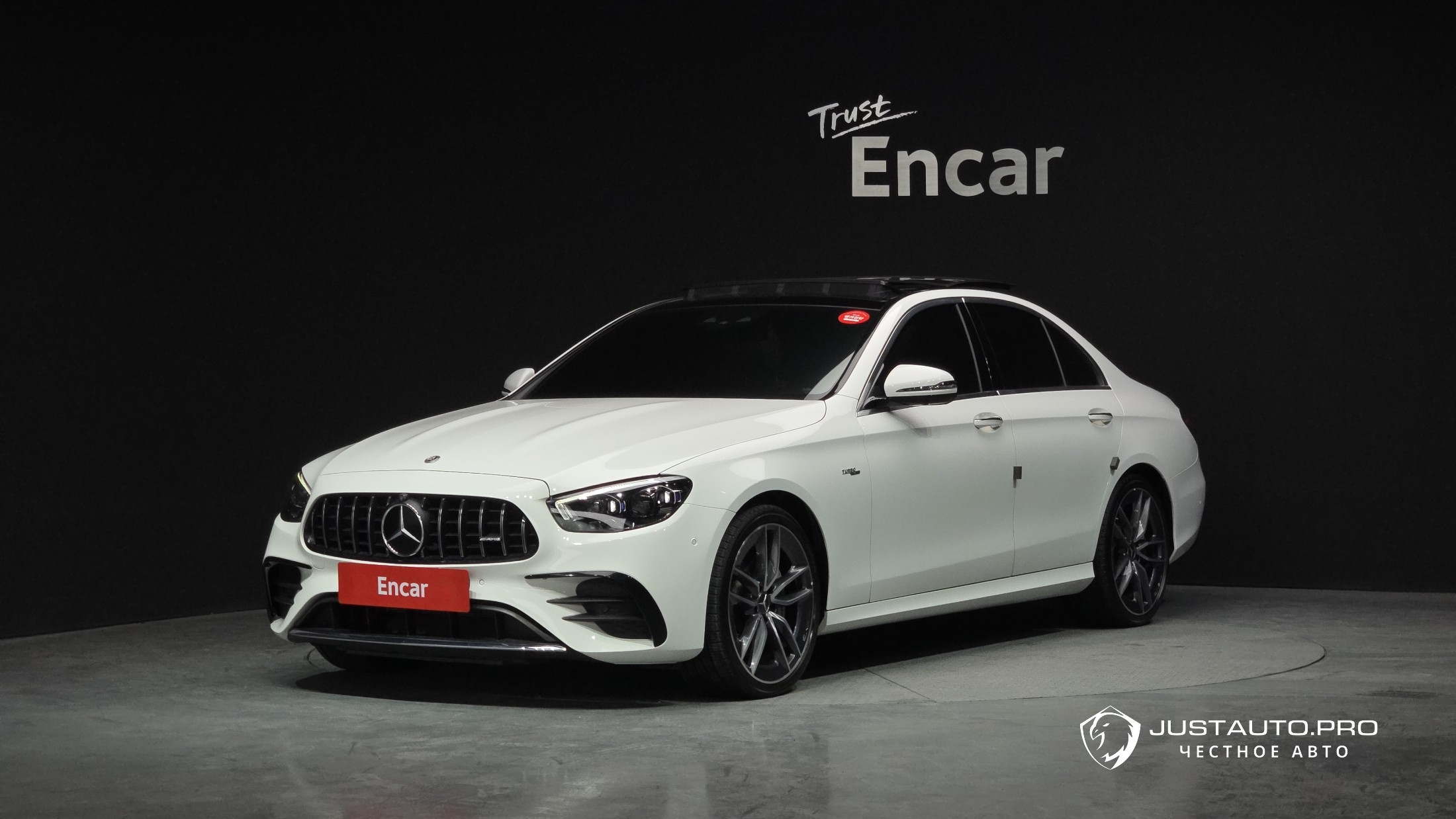 Автомобиль Mercedes-Benz E-Class