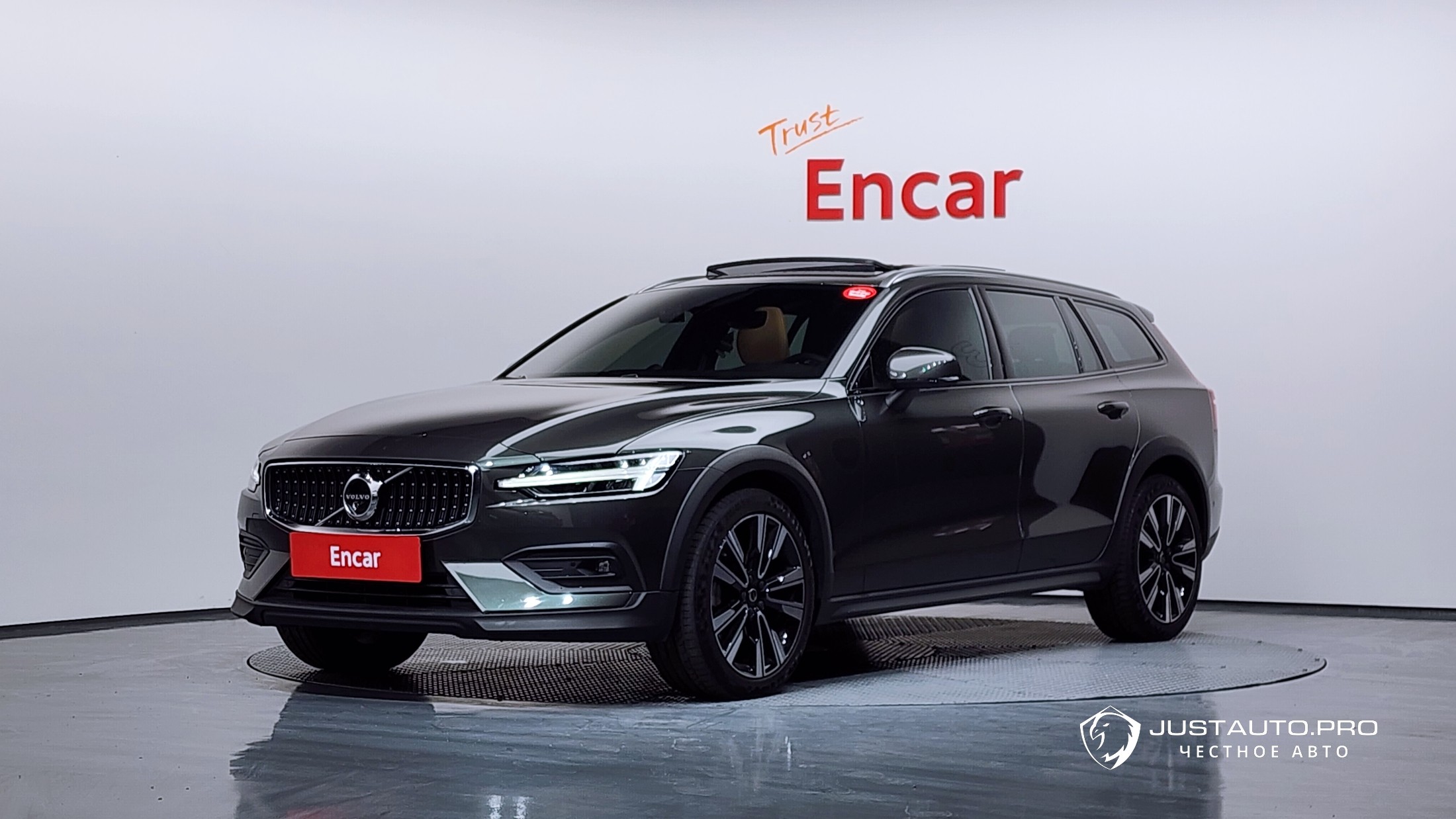 Автомобиль Volvo V60