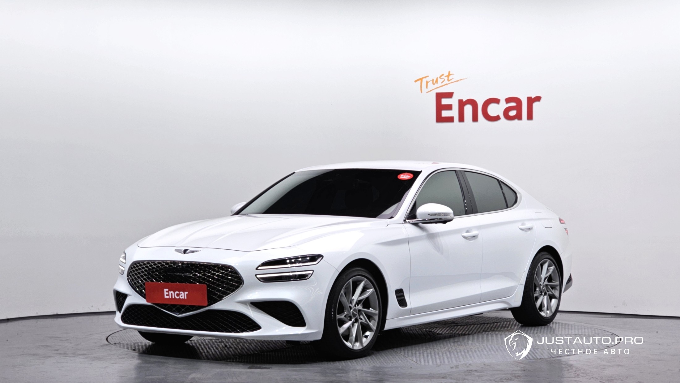 Автомобиль Genesis G70