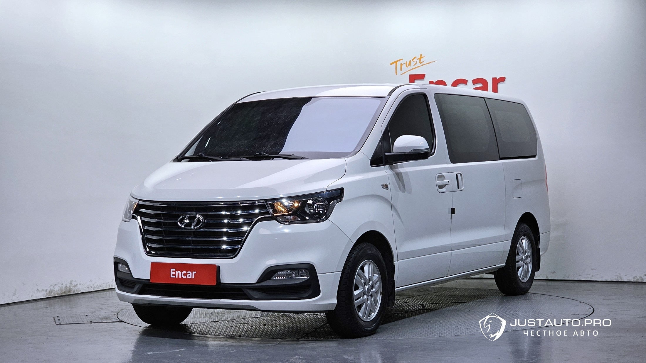 Автомобиль Hyundai Starex