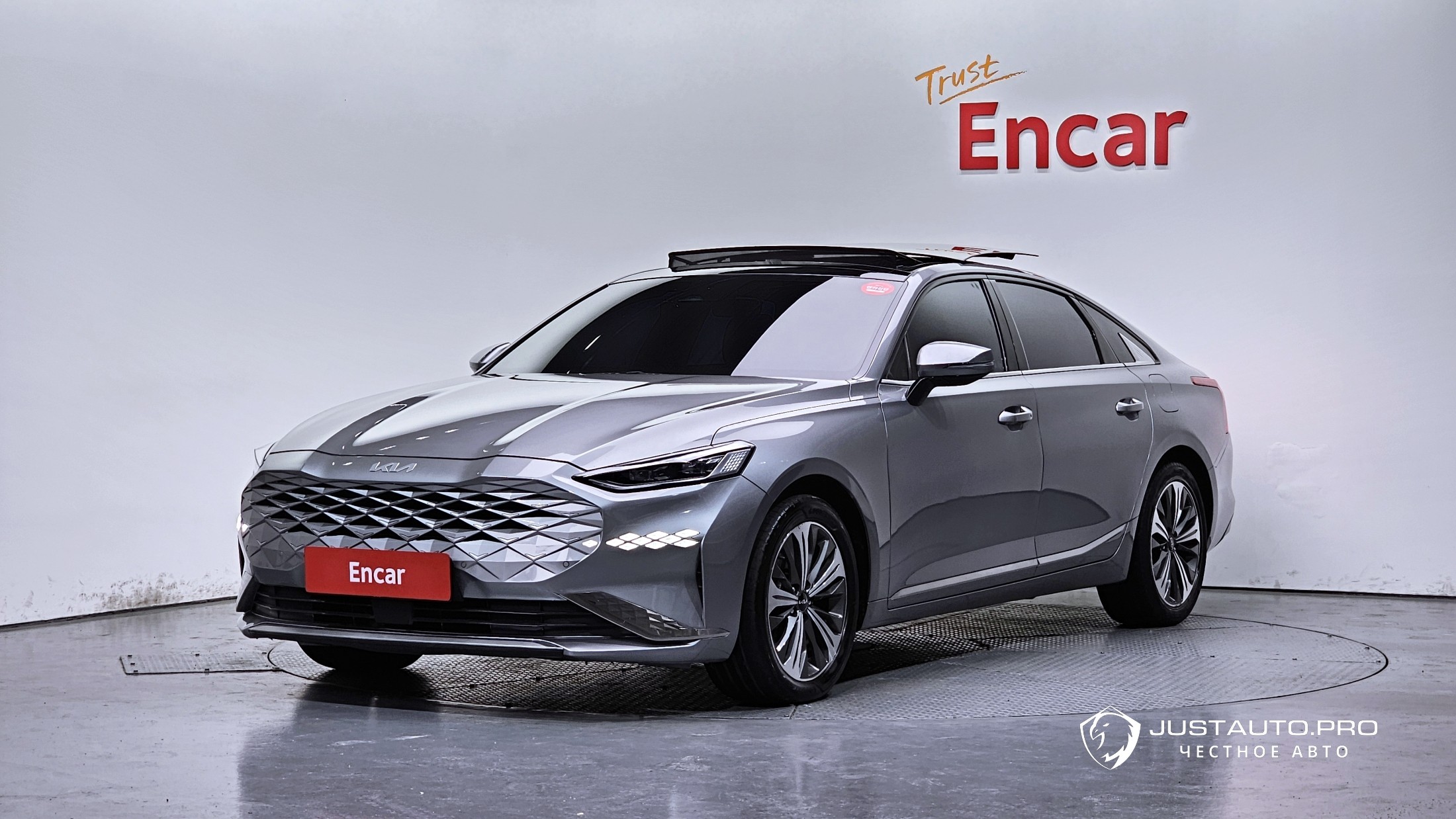 Автомобиль Kia K8