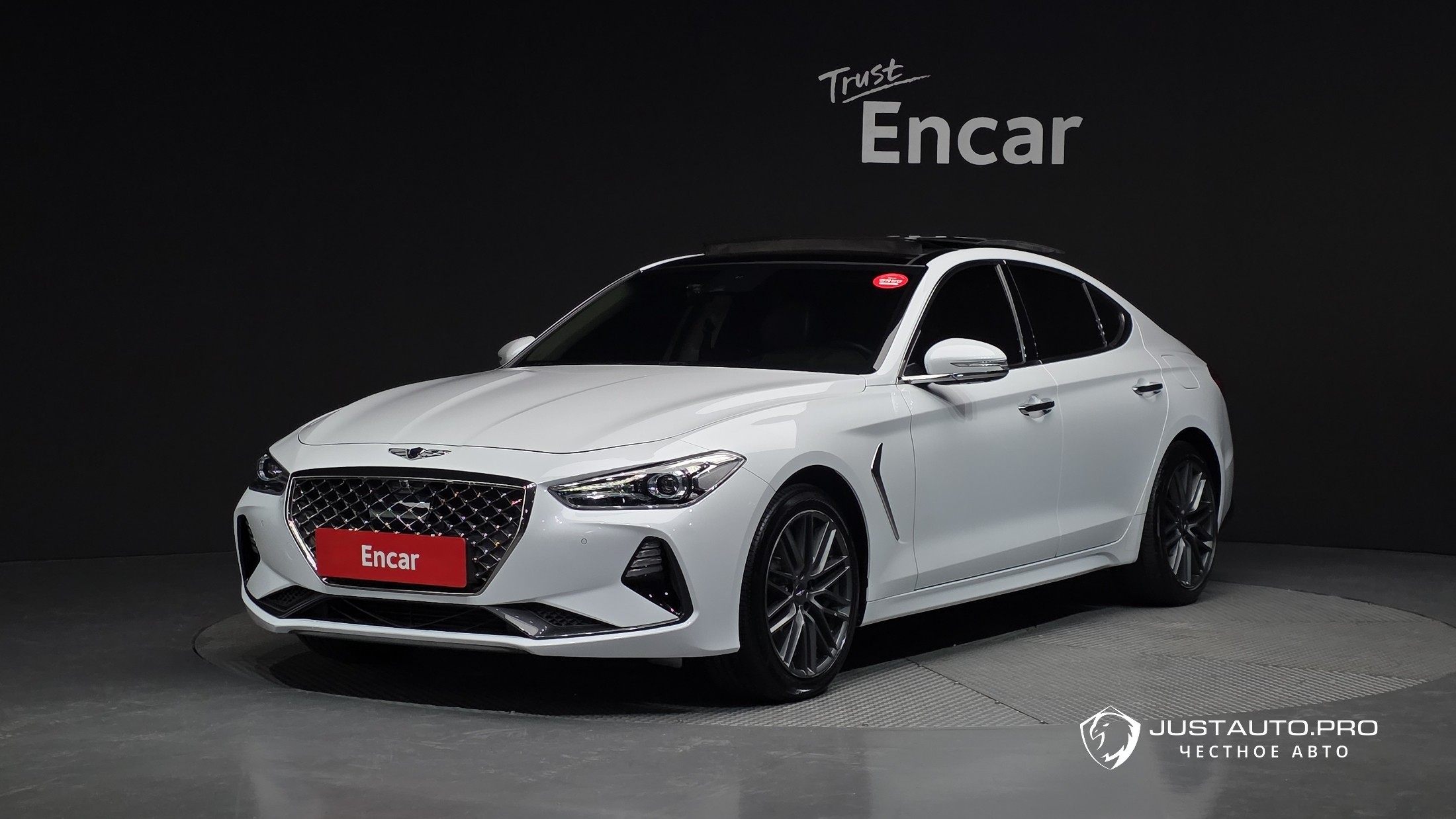 Автомобиль Genesis G70