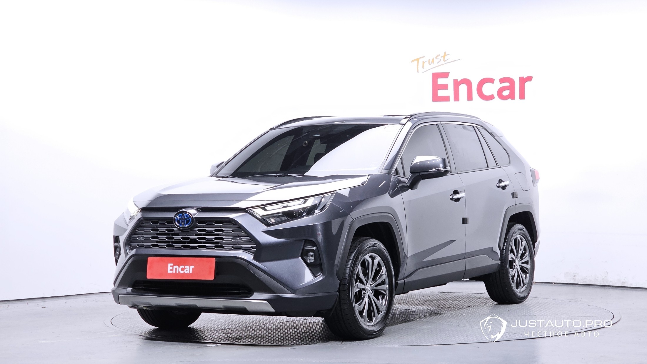 Автомобиль Toyota RAV4