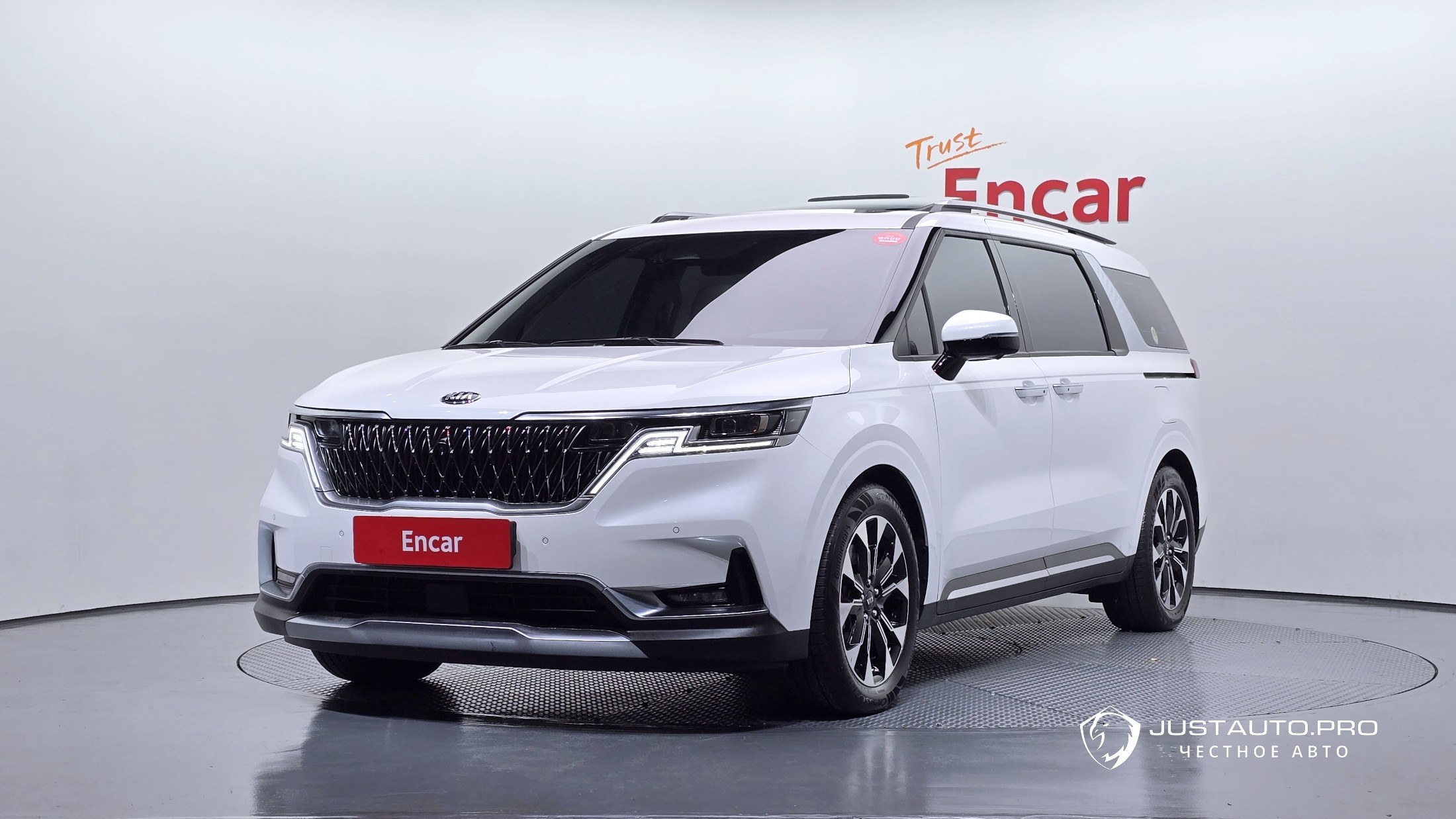 Автомобиль Kia Canival