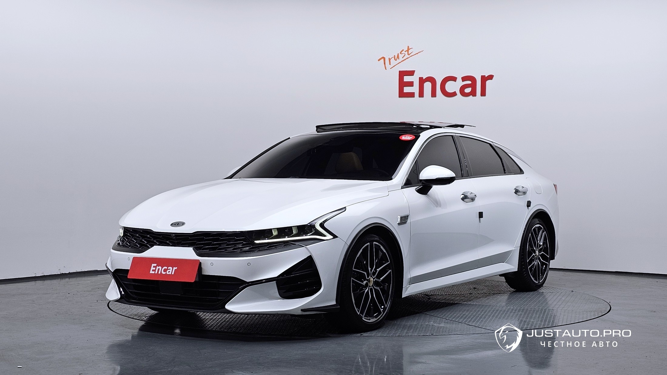 Автомобиль Kia K5