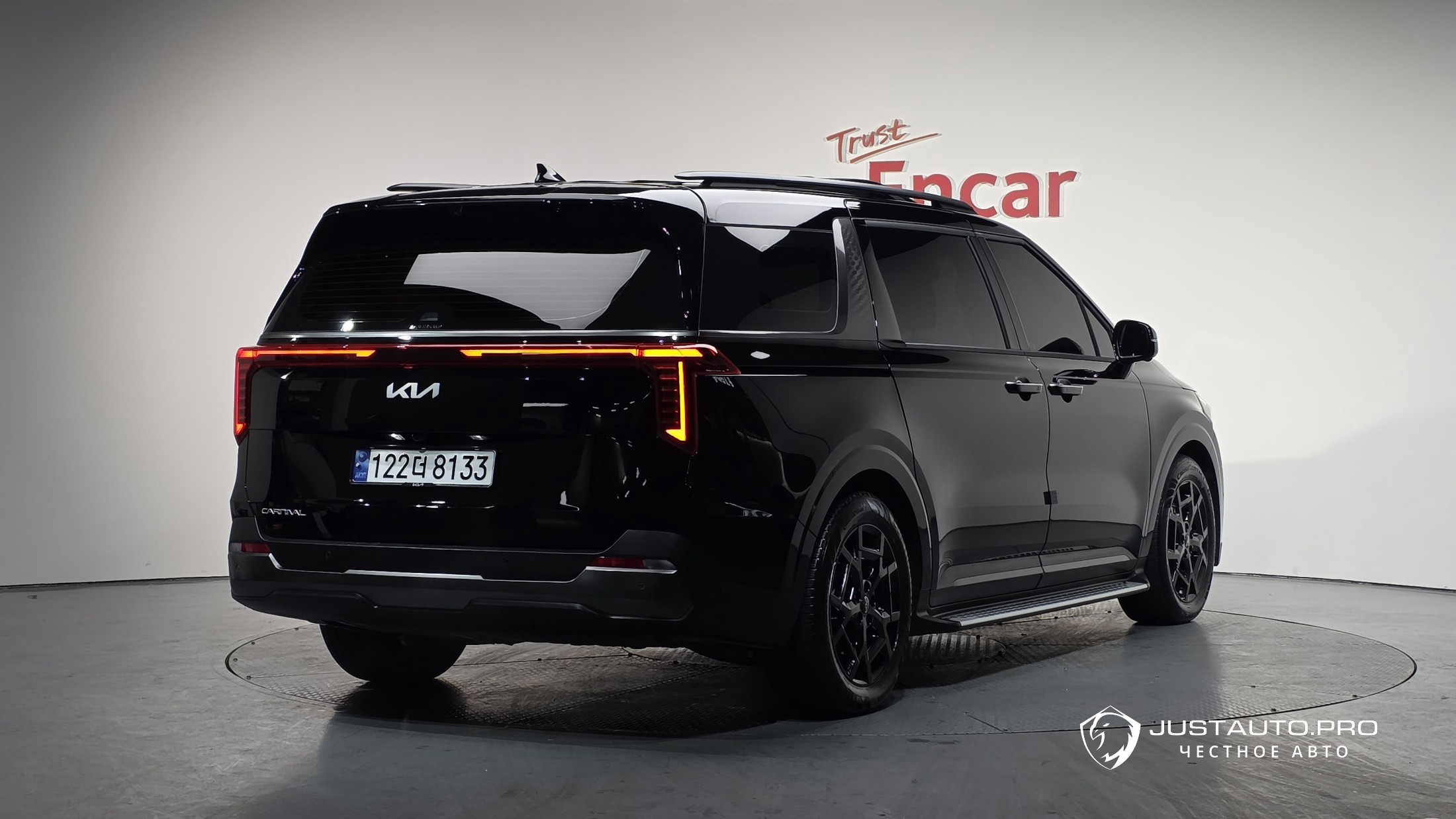 Автомобиль Kia Canival