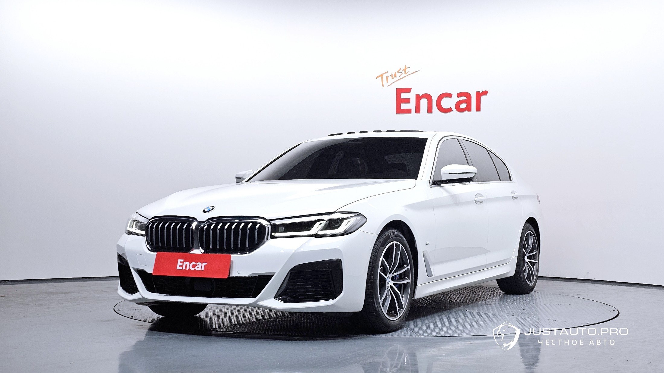 Автомобиль BMW 5-Series