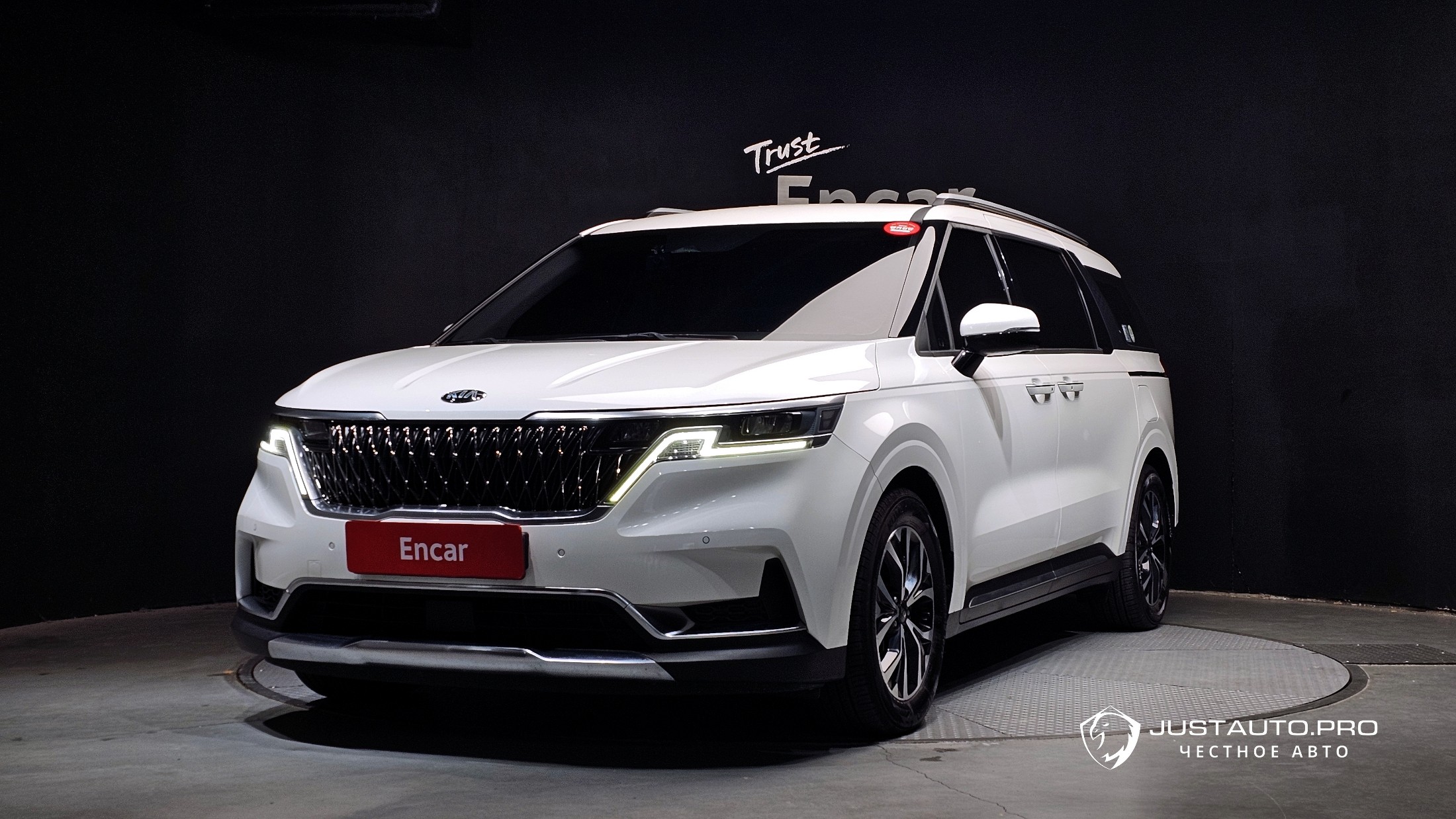 Автомобиль Kia Canival