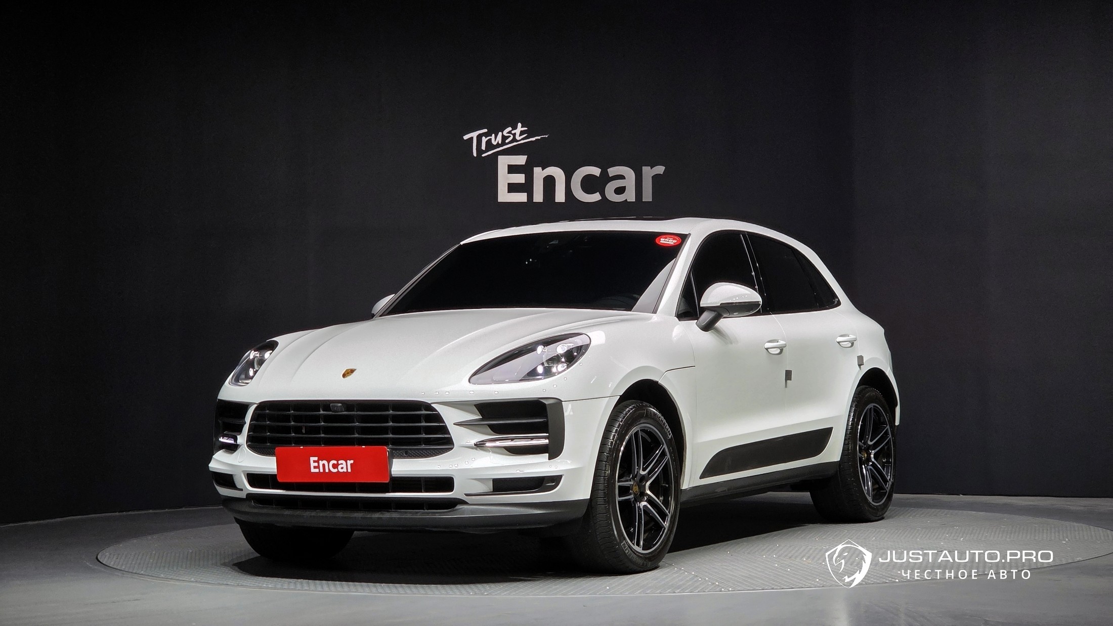 Автомобиль Porsche Macan