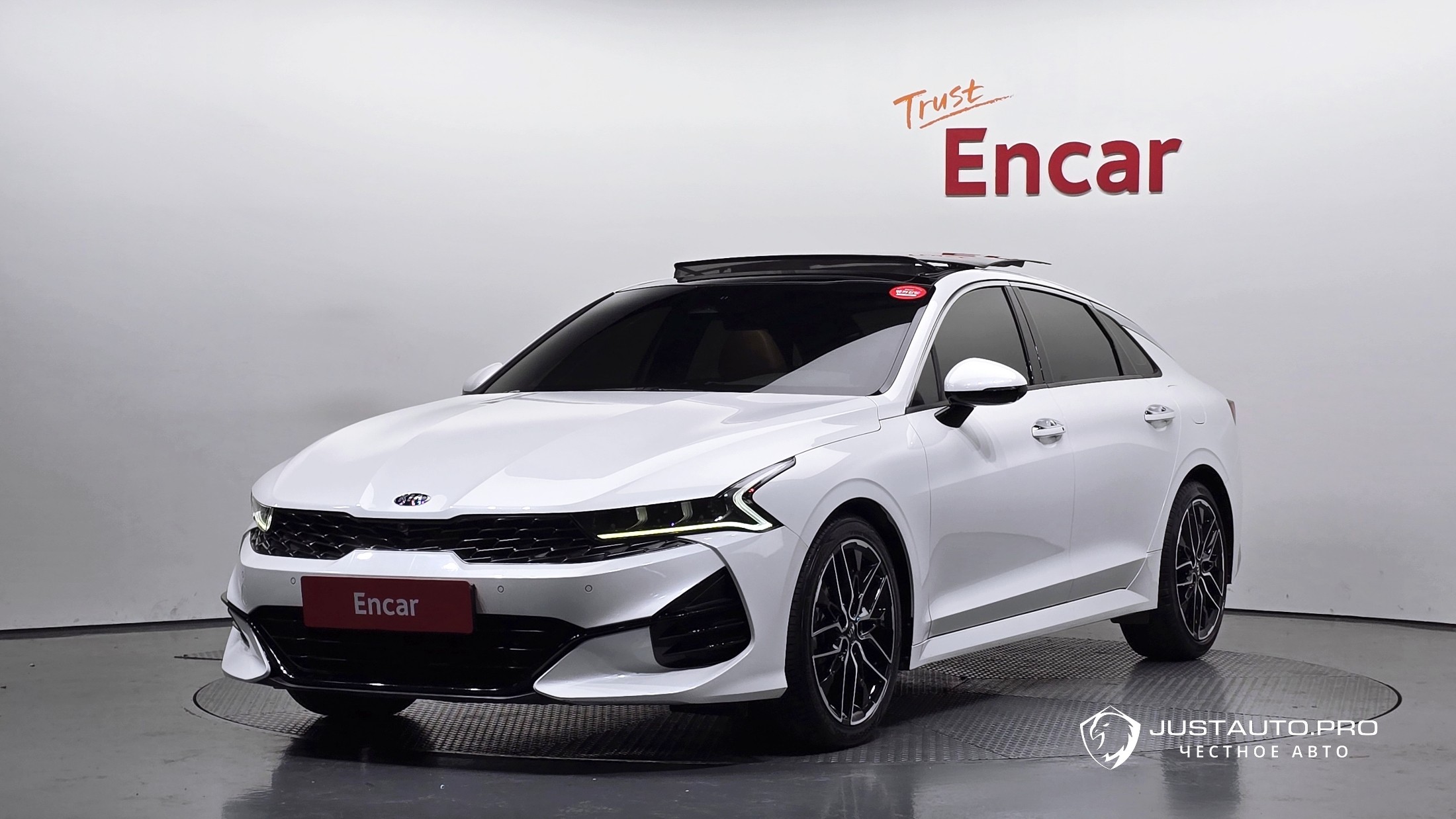 Автомобиль Kia K5