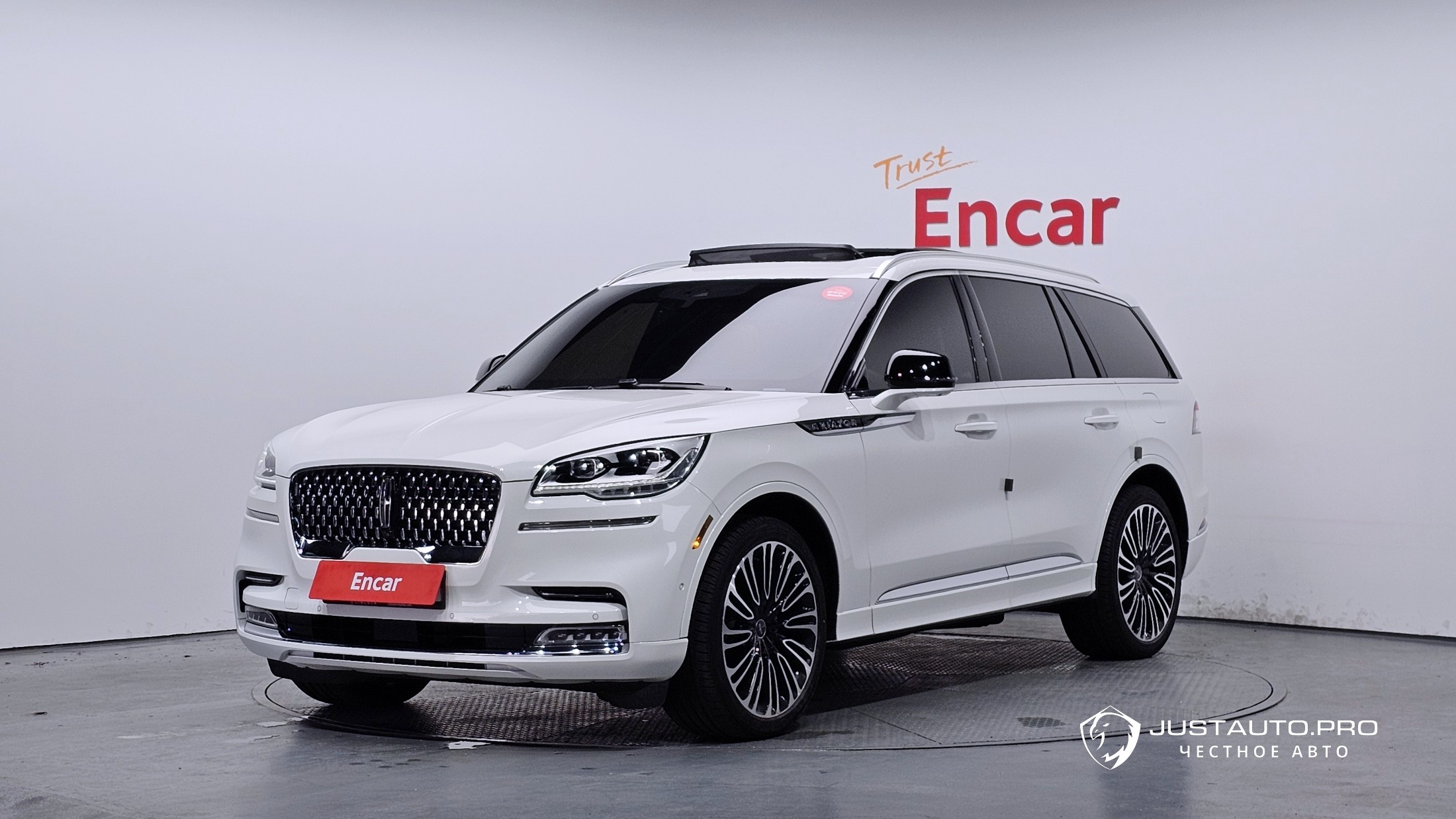 Автомобиль Lincoln Aviator