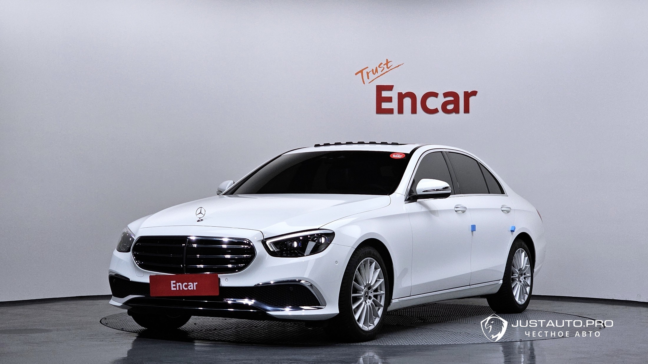 Автомобиль Mercedes-Benz E-Class