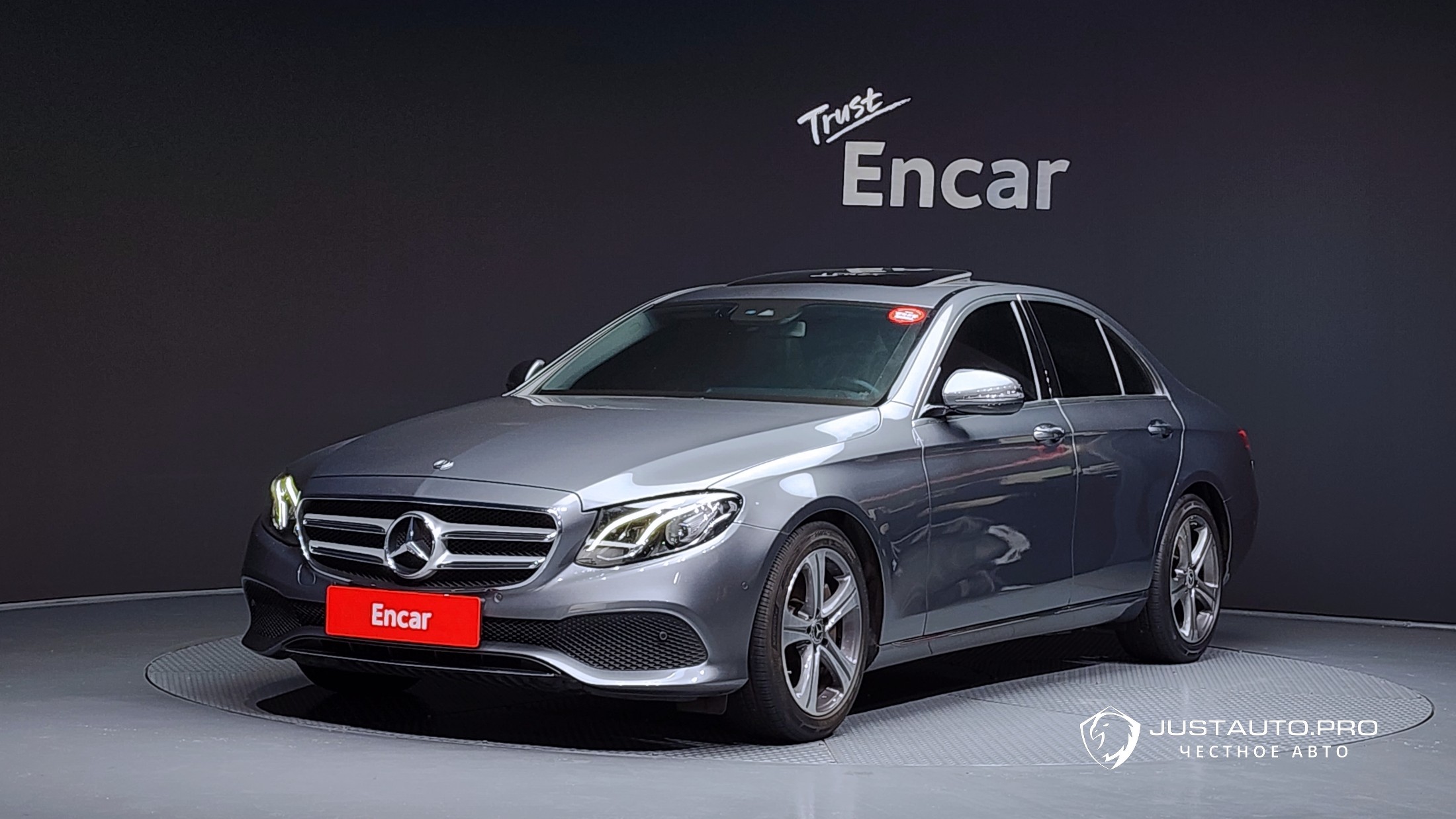 Автомобиль Mercedes-Benz E-Class