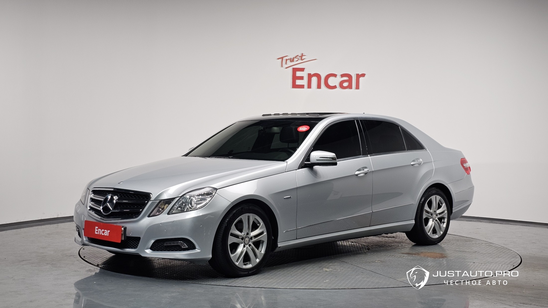 Автомобиль Mercedes-Benz E-Class