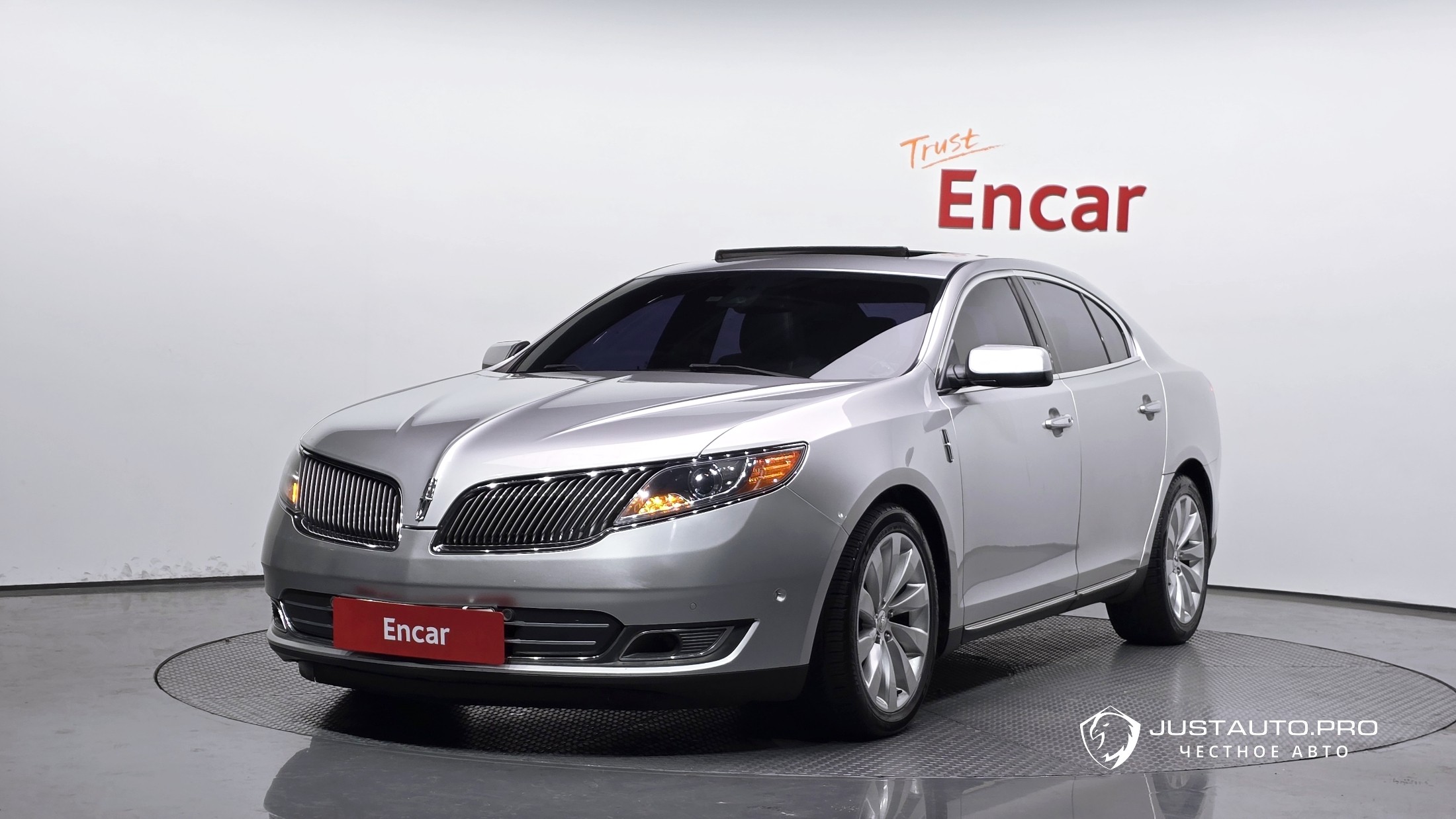 Автомобиль Lincoln MKS