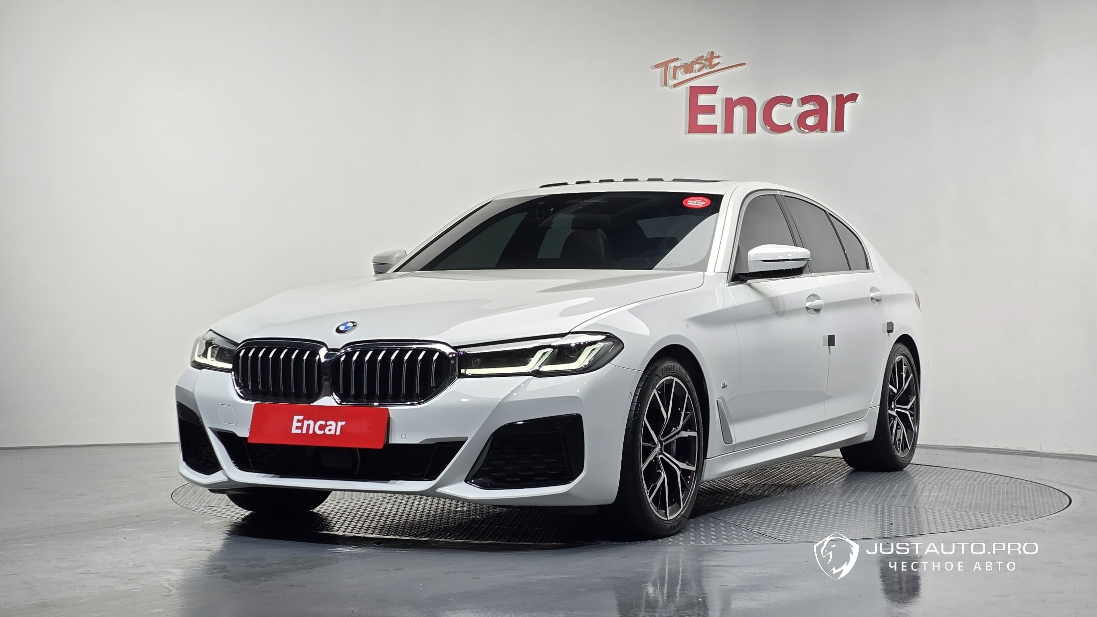 Автомобиль BMW 5-Series