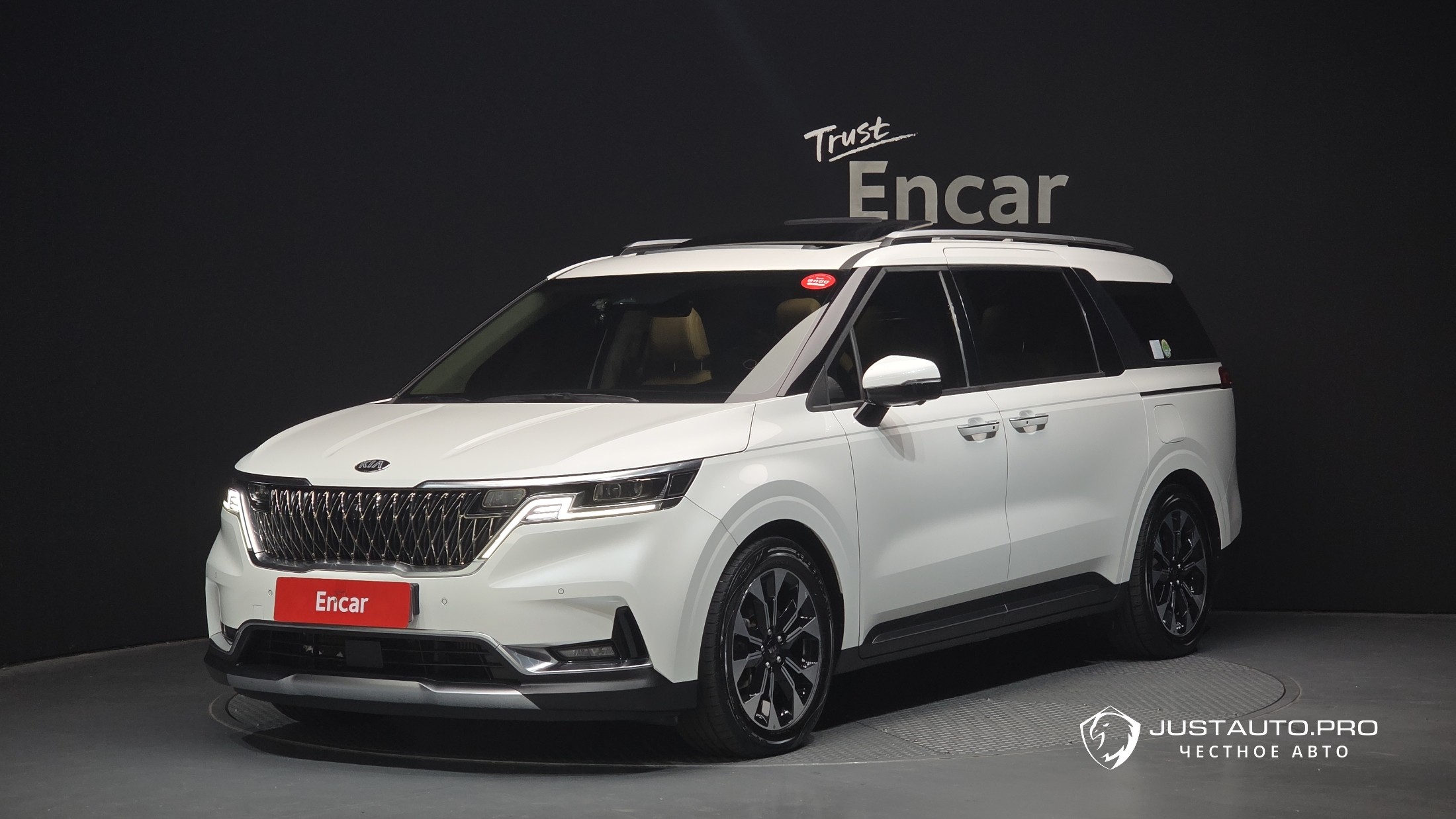 Автомобиль Kia Canival