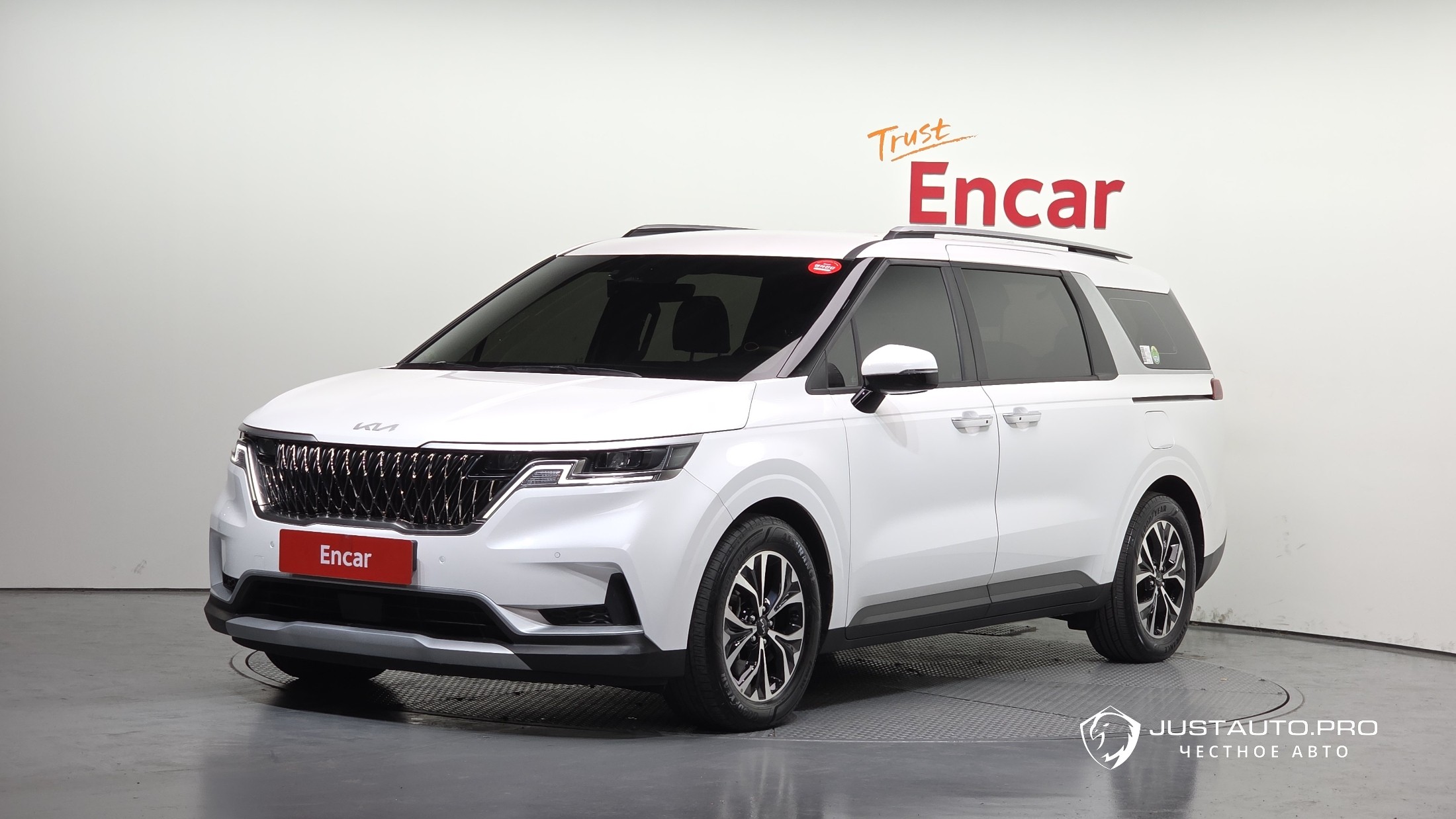 Автомобиль Kia Canival