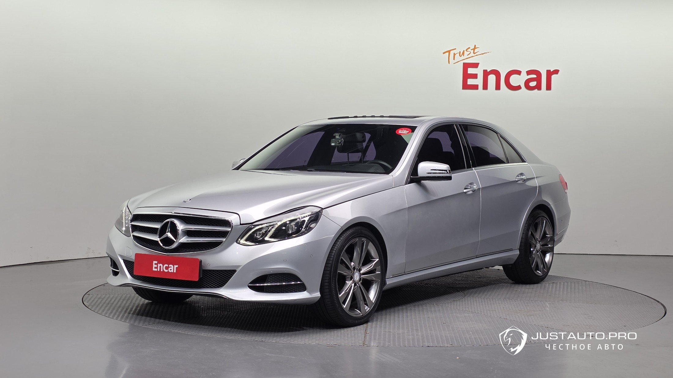 Автомобиль Mercedes-Benz E-Class