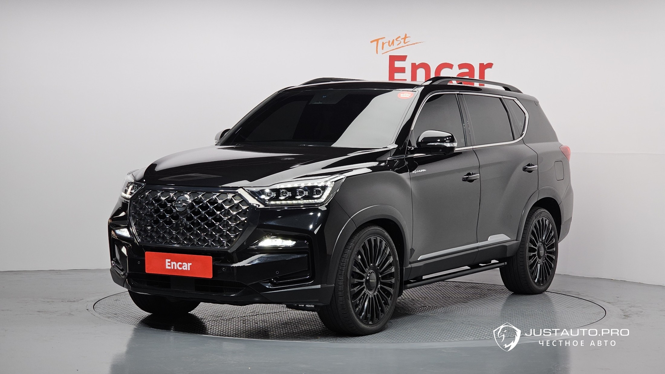 Автомобиль KG_Mobility_Ssangyong Rexton