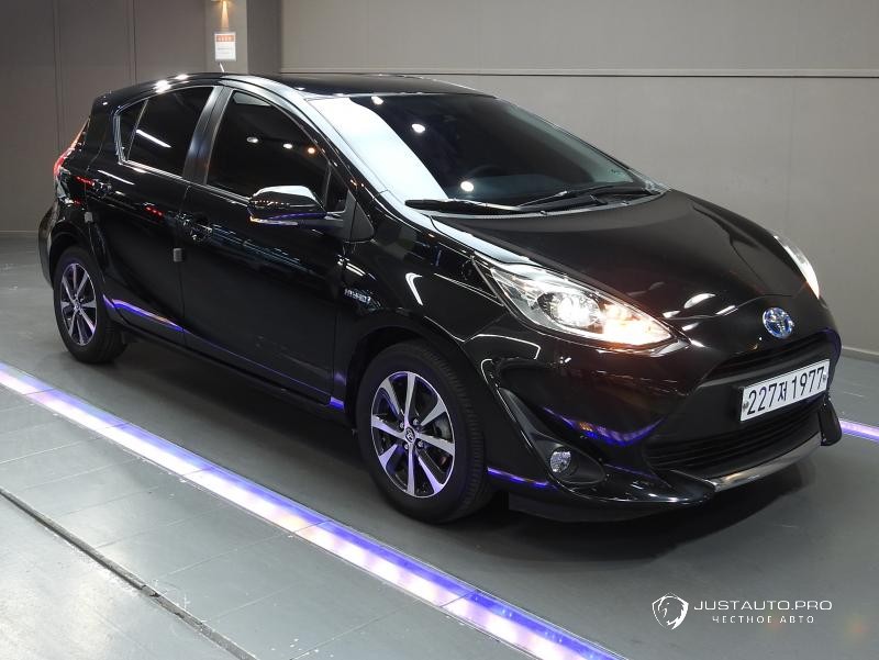 Автомобиль Toyota Prius