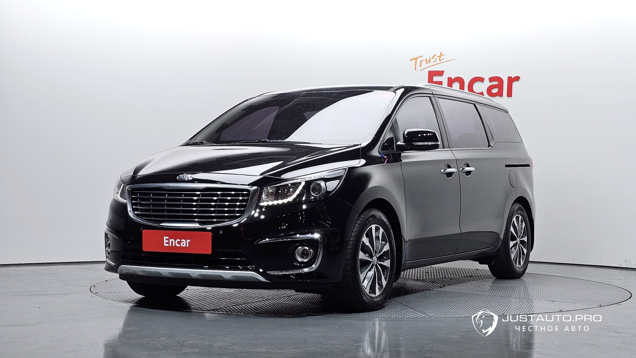 Автомобиль Kia Canival