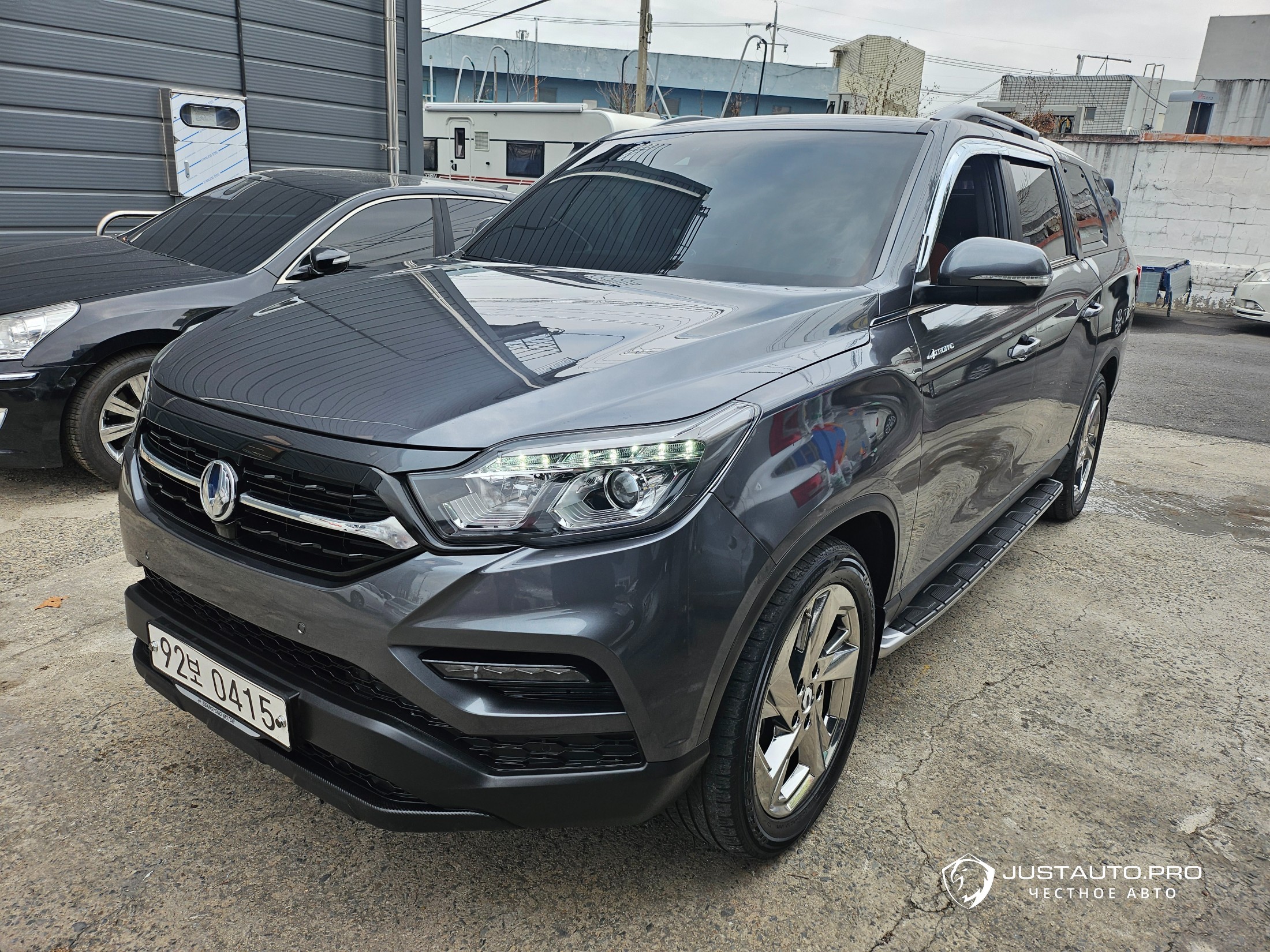 Автомобиль KG_Mobility_Ssangyong Rexton